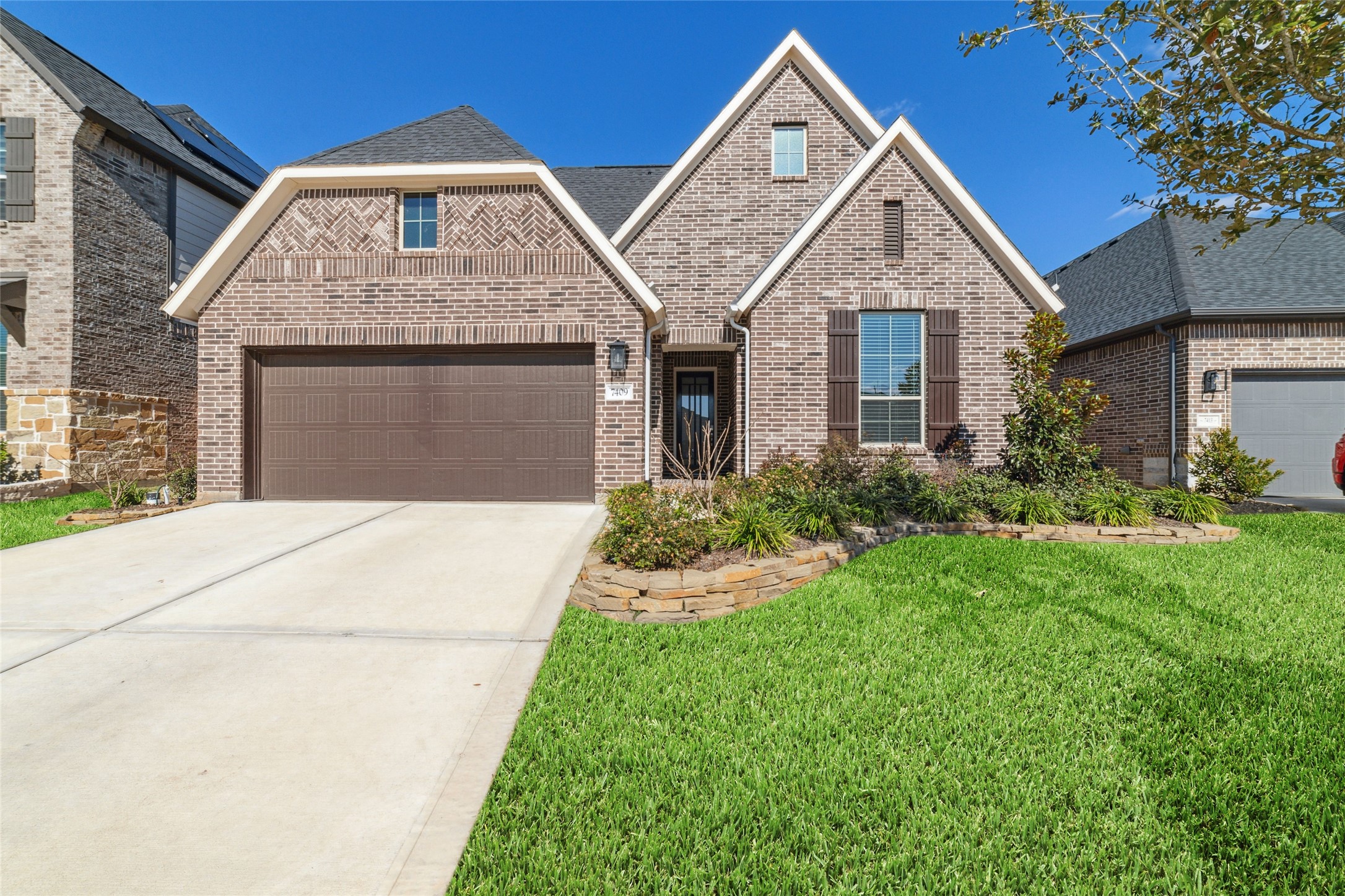 7409 Hawk Crest Drive Property Photo 3