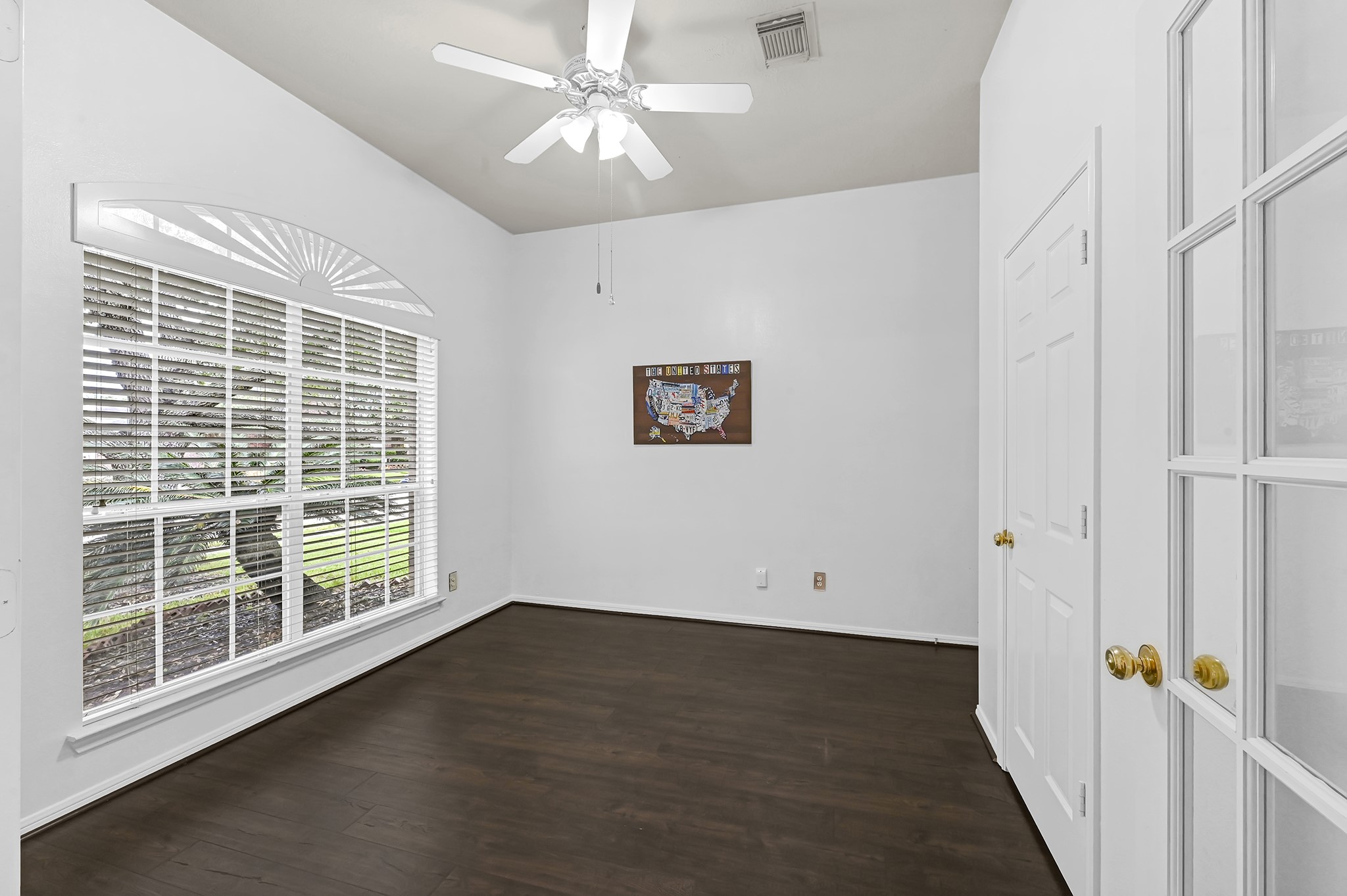 3213 W Oaks Boulevard Property Photo 8