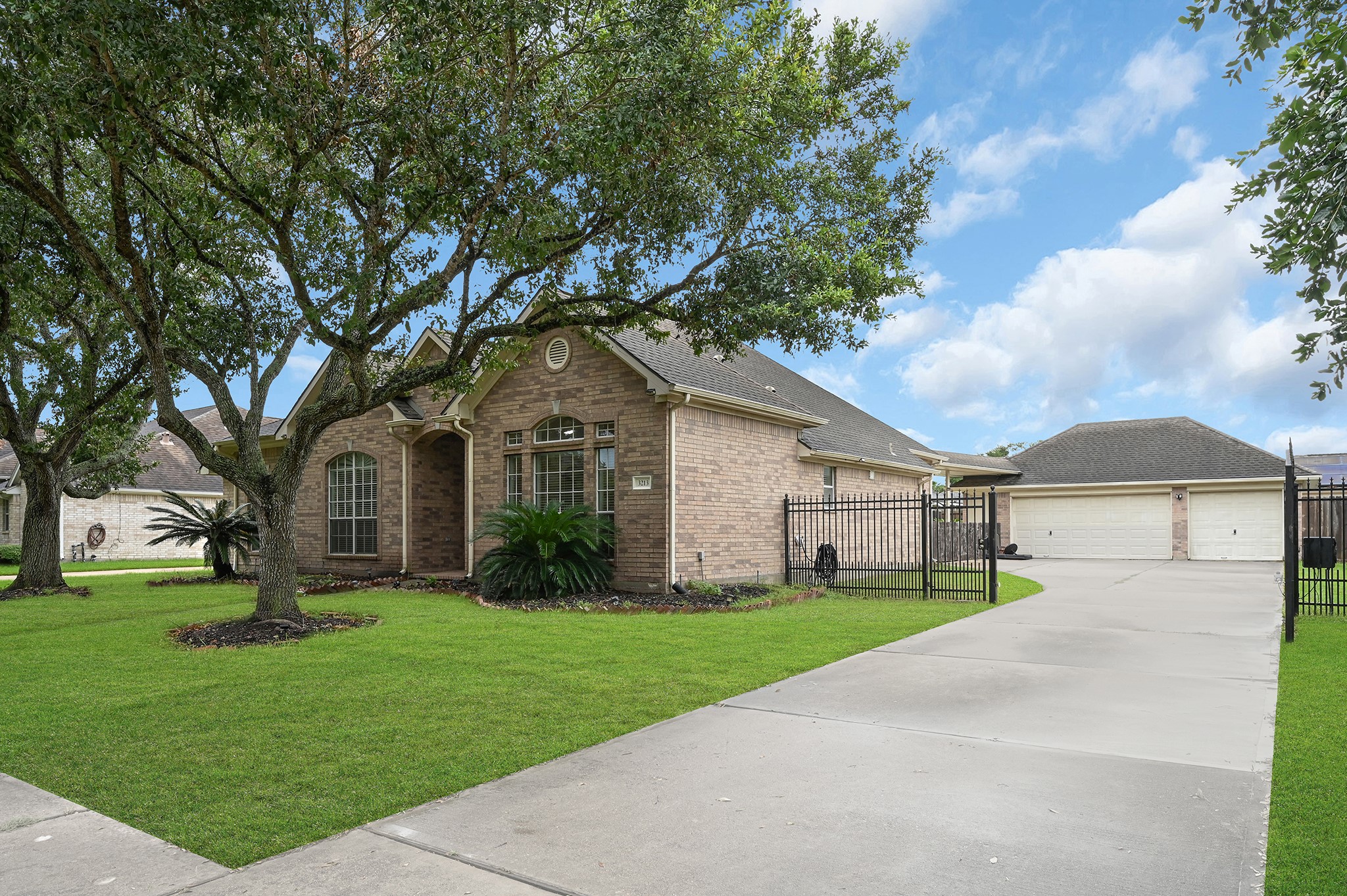 3213 W Oaks Boulevard Property Photo 29