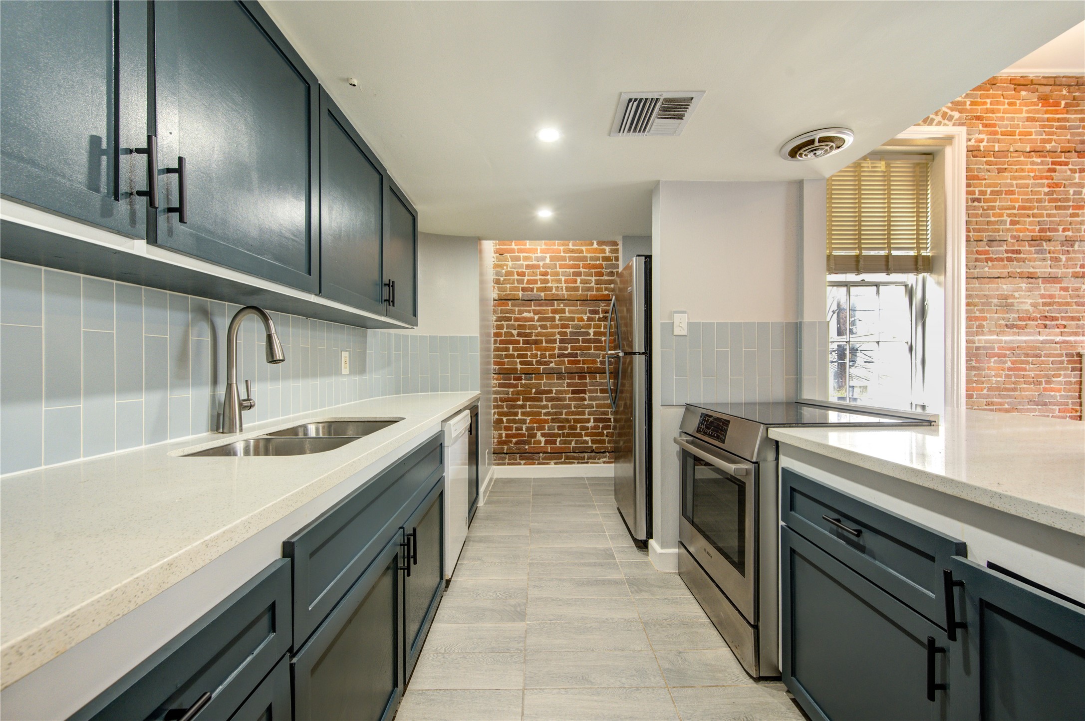 213 Tremont Street 2 Property Photo 6