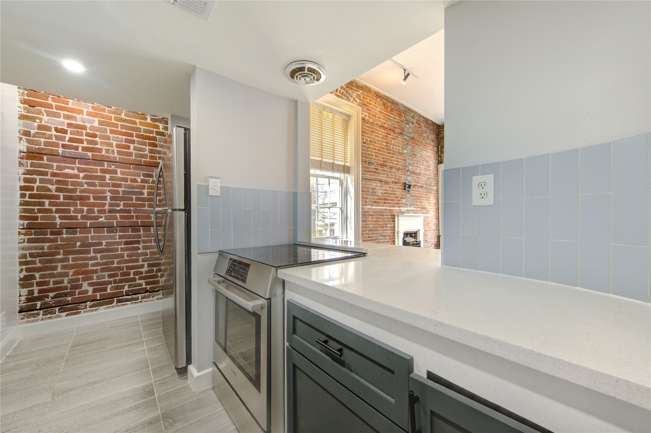 213 Tremont Street 2 Property Photo 7