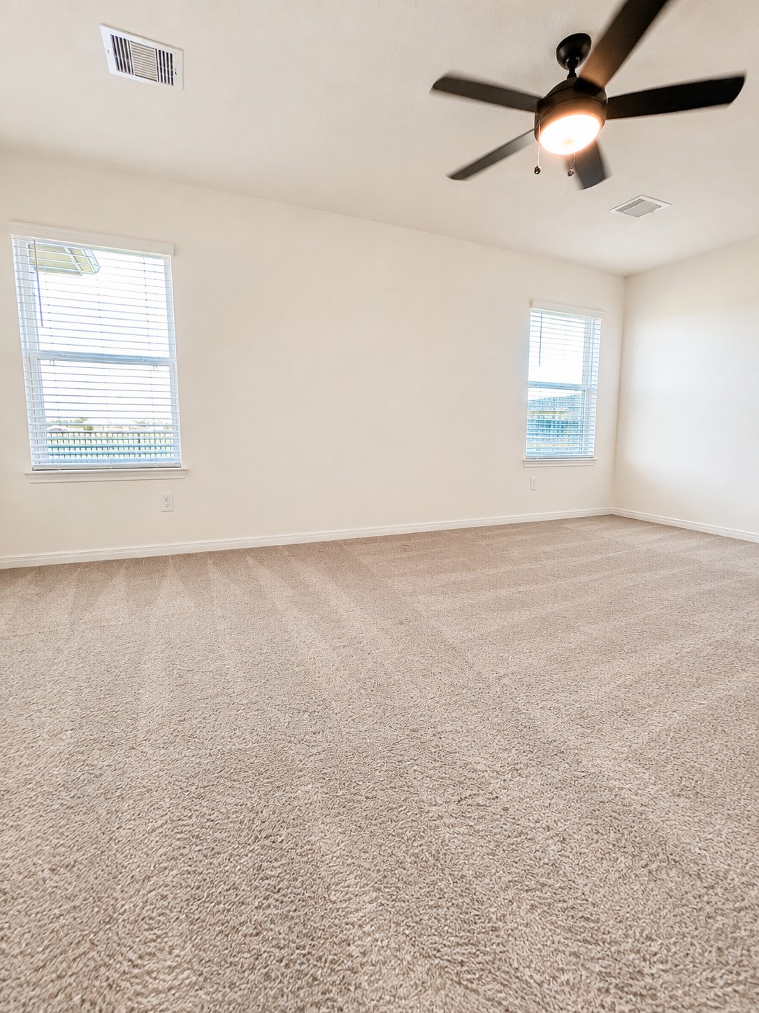 1710 Vista Luna Drive Property Photo 8
