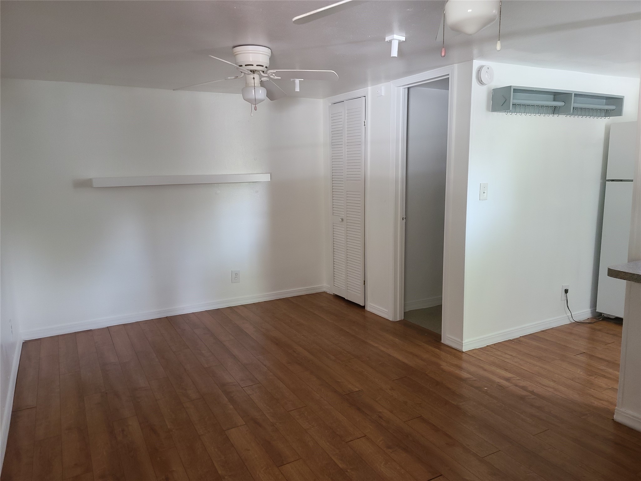 410 N Avenue D Property Photo 6