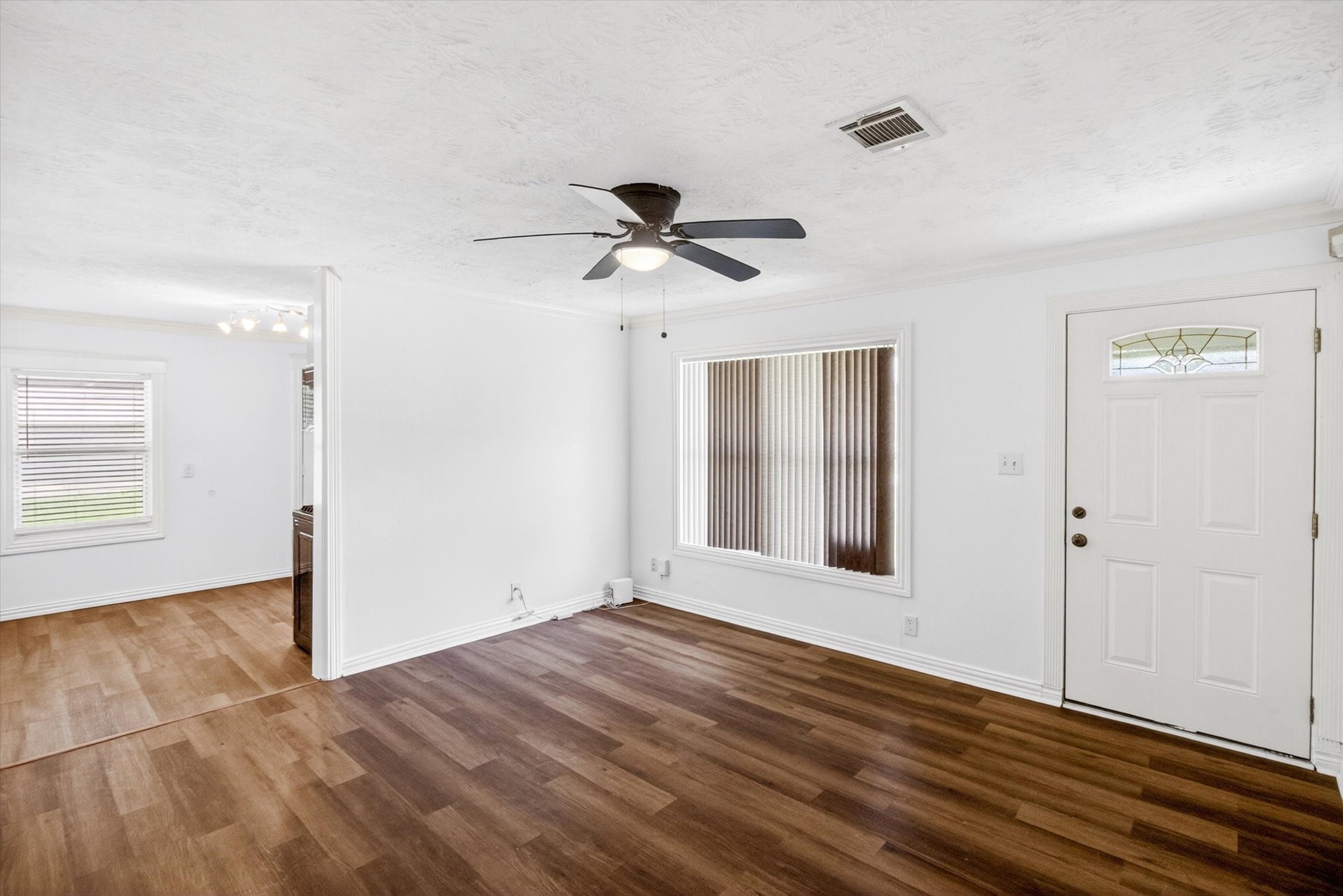 7822 Richland Drive Property Photo 3