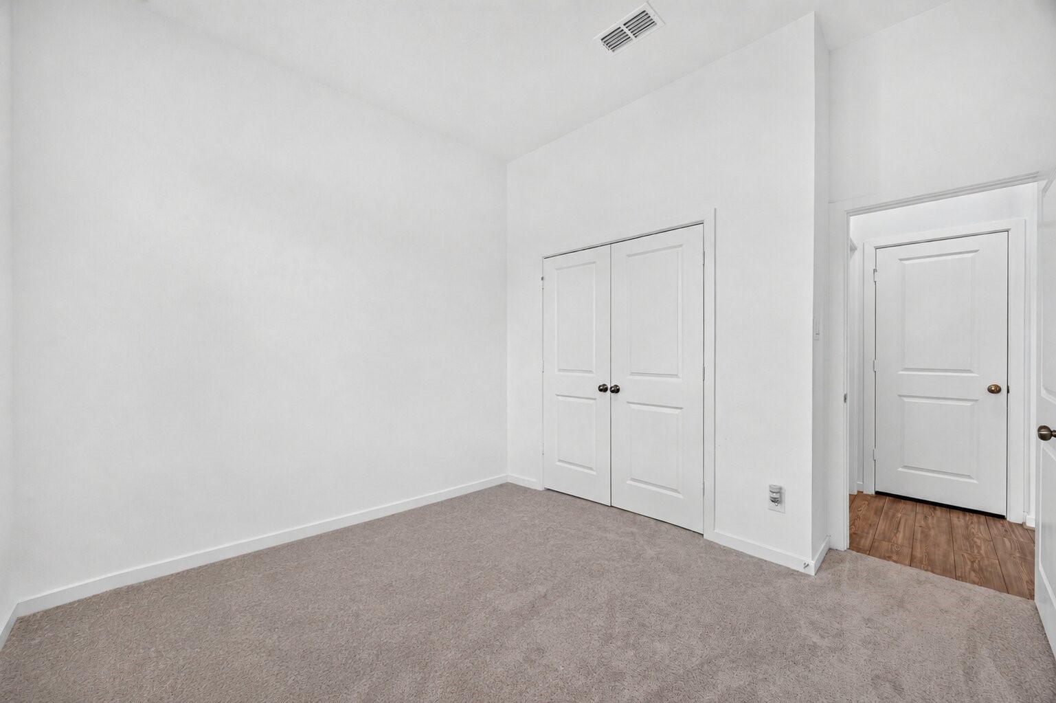 21622 Laggan Cliff Lane Property Photo 9