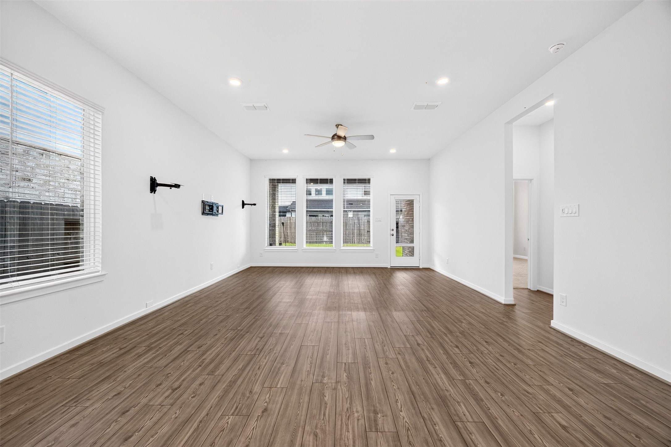 21622 Laggan Cliff Lane Property Photo 15