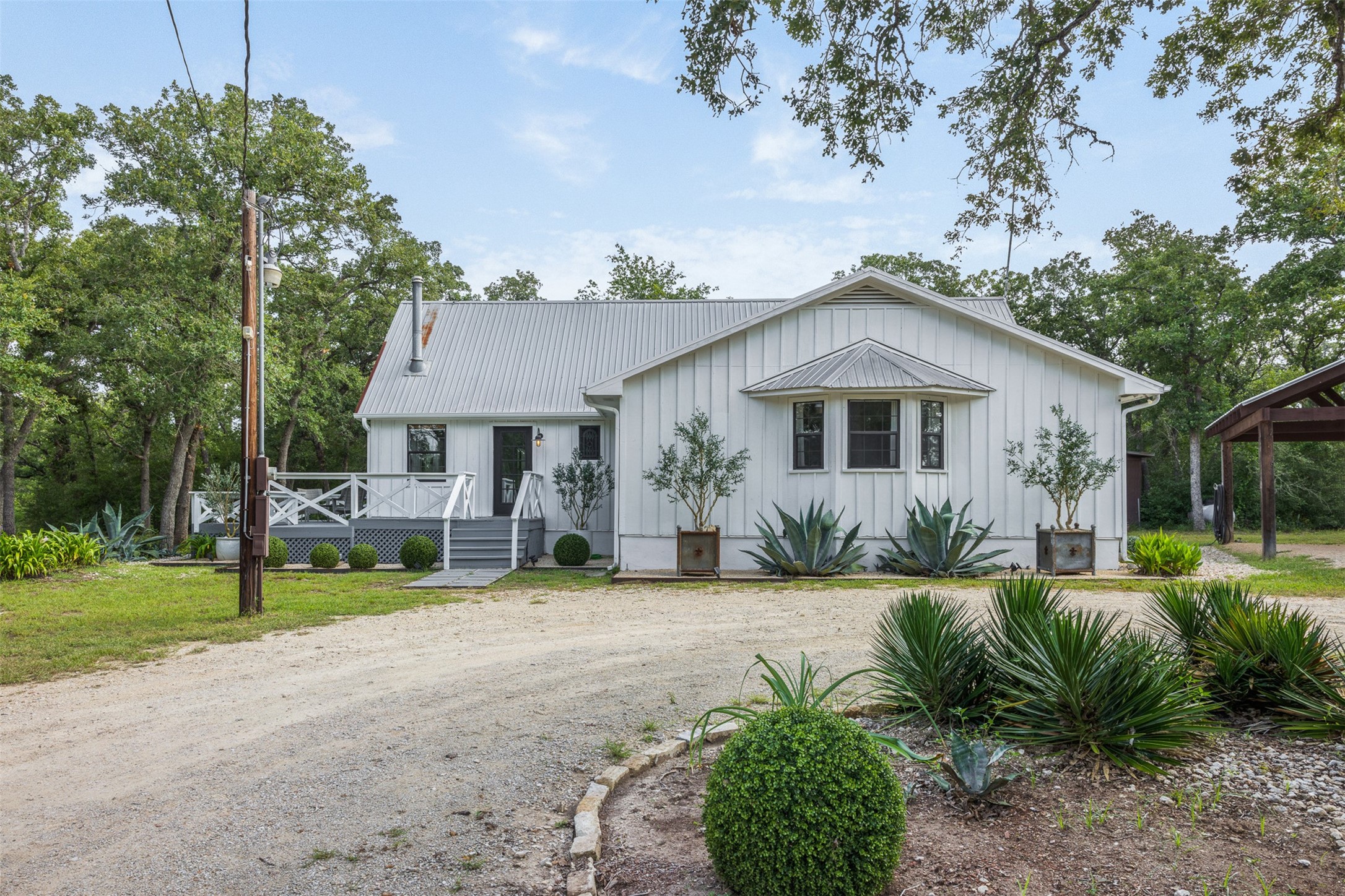 6811 Mockingbird Road Property Photo 6