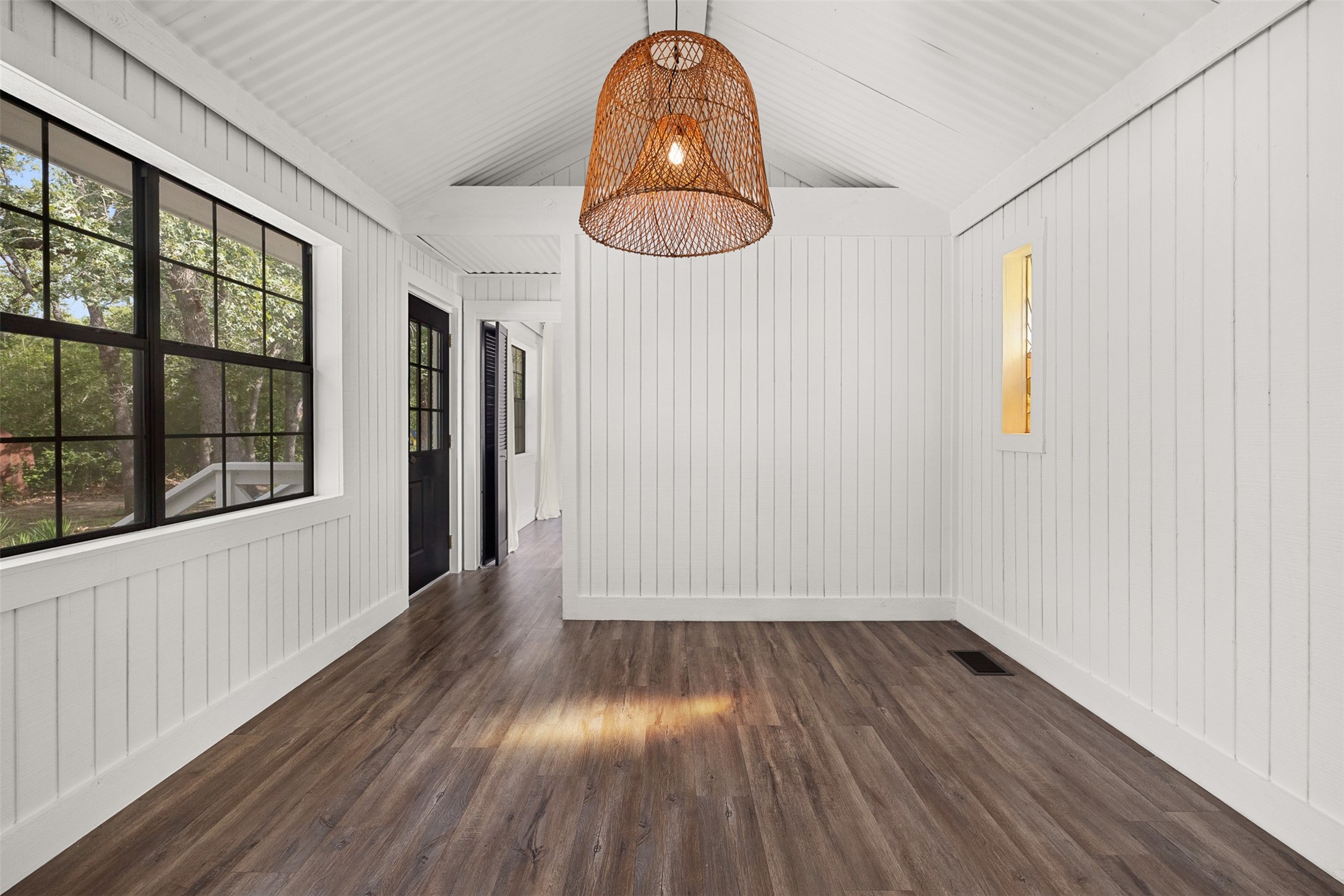 6811 Mockingbird Road Property Photo 10