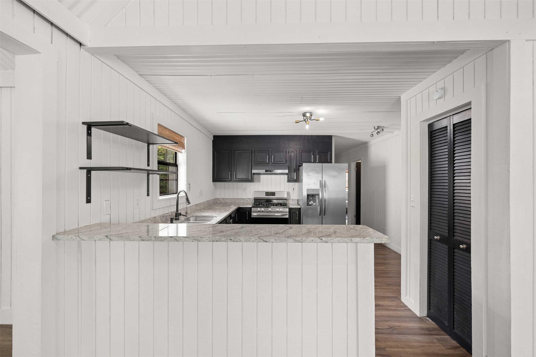 6811 Mockingbird Road Property Photo 11