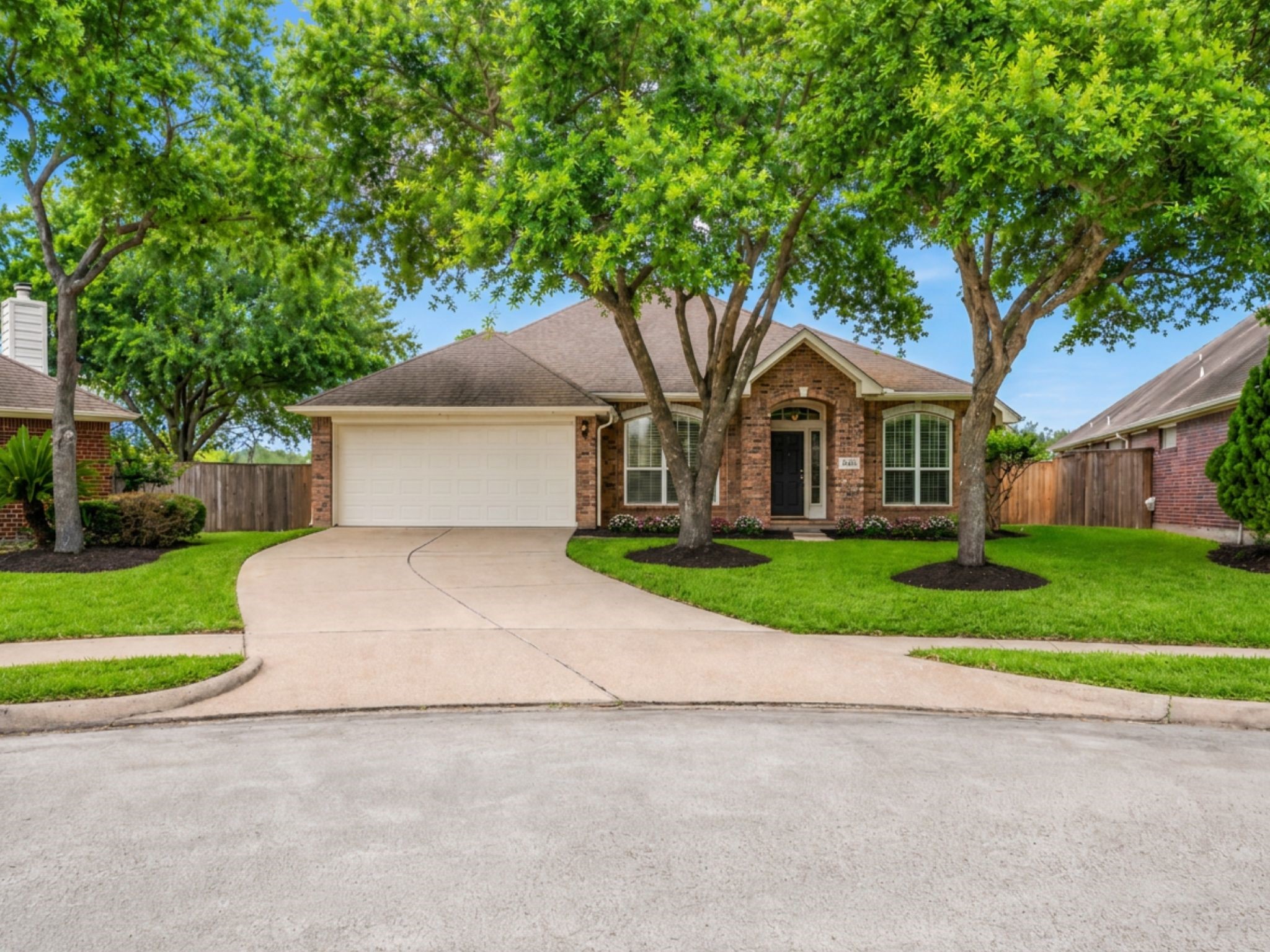 8823 Saratoga Drive Property Photo 1
