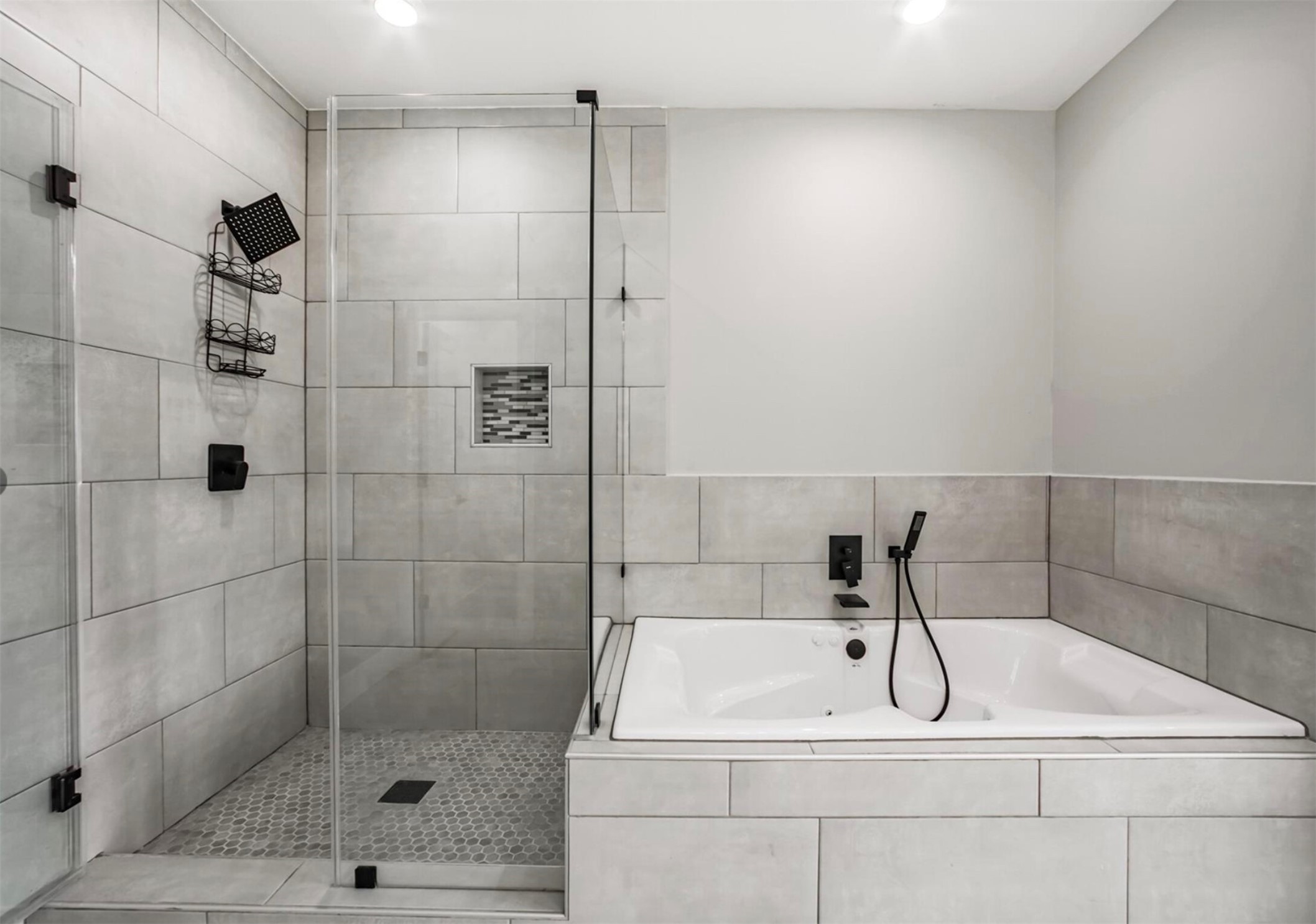 9307 Tower Street Property Photo 14