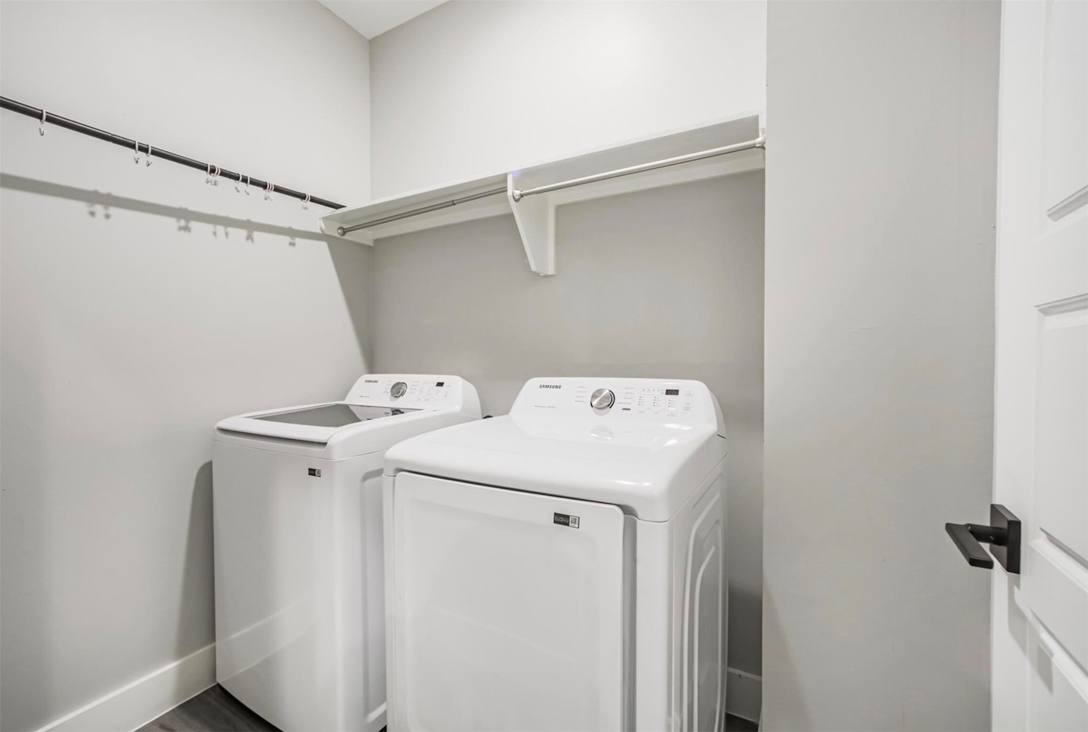 9307 Tower Street Property Photo 15