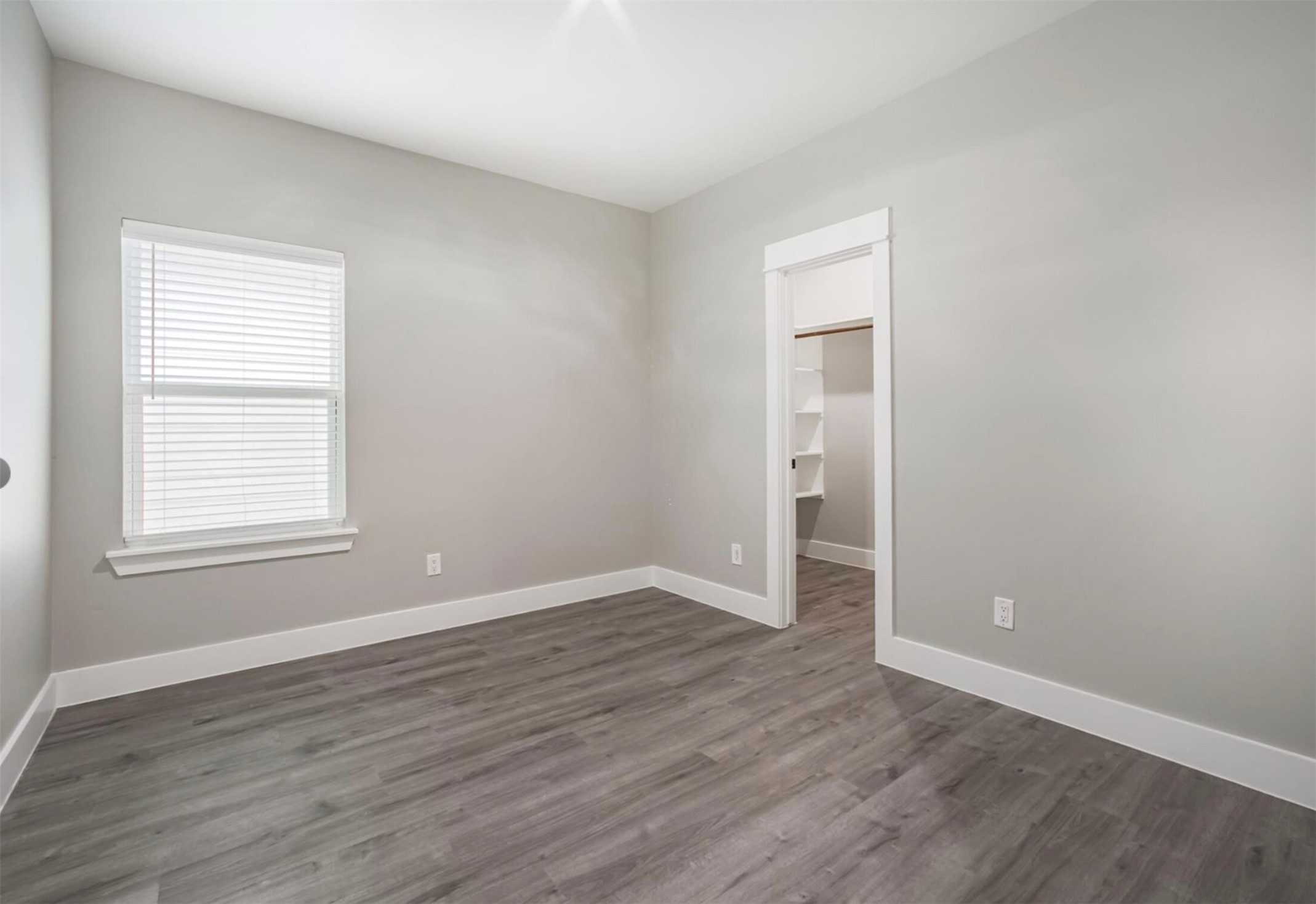 9307 Tower Street Property Photo 16