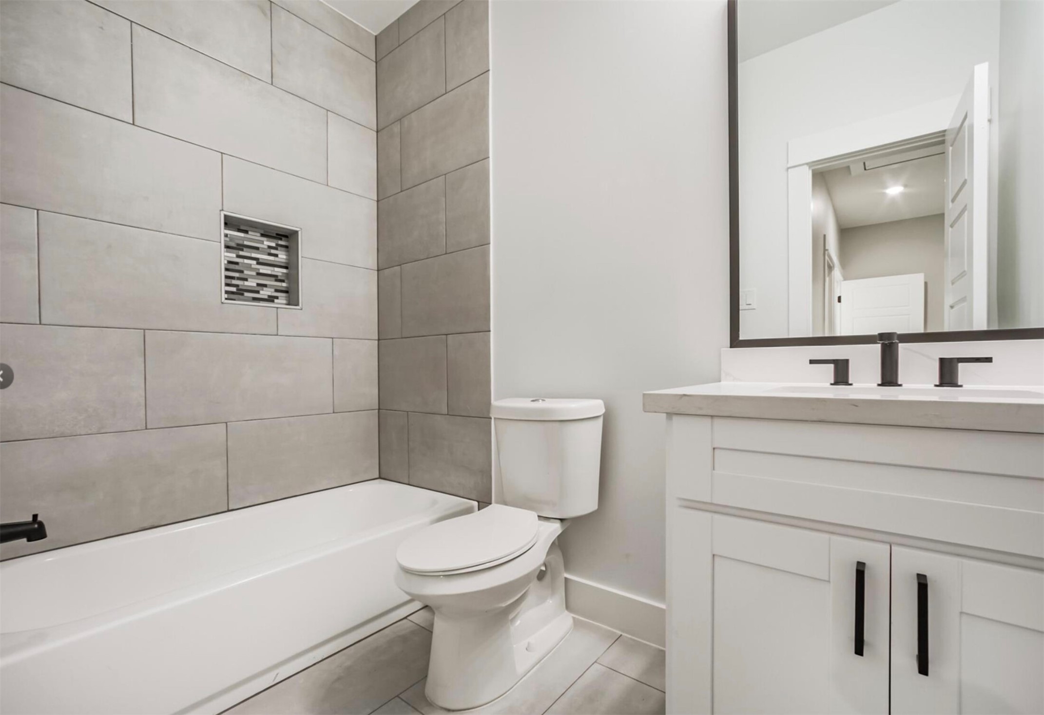 9307 Tower Street Property Photo 17
