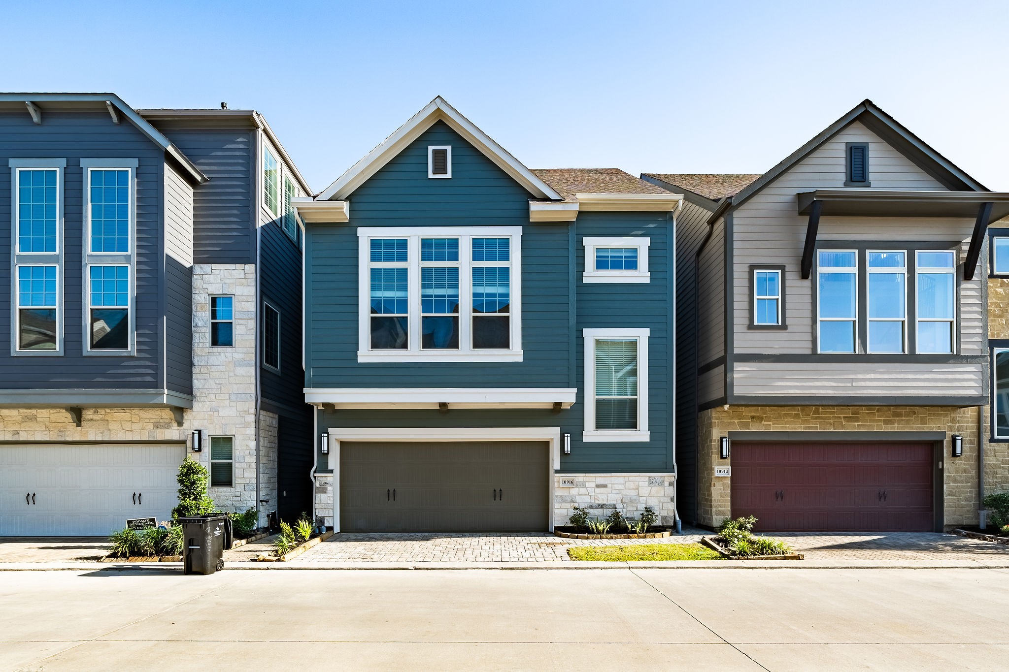 10916 Brambling Wood Drive Property Photo 1