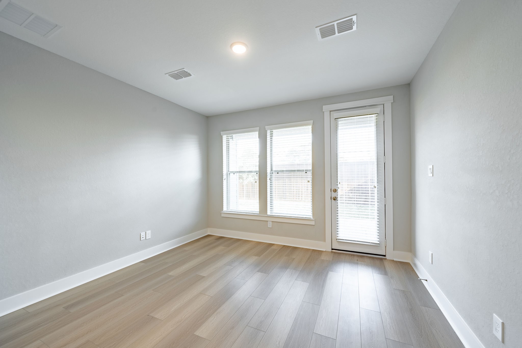10916 Brambling Wood Drive Property Photo 8