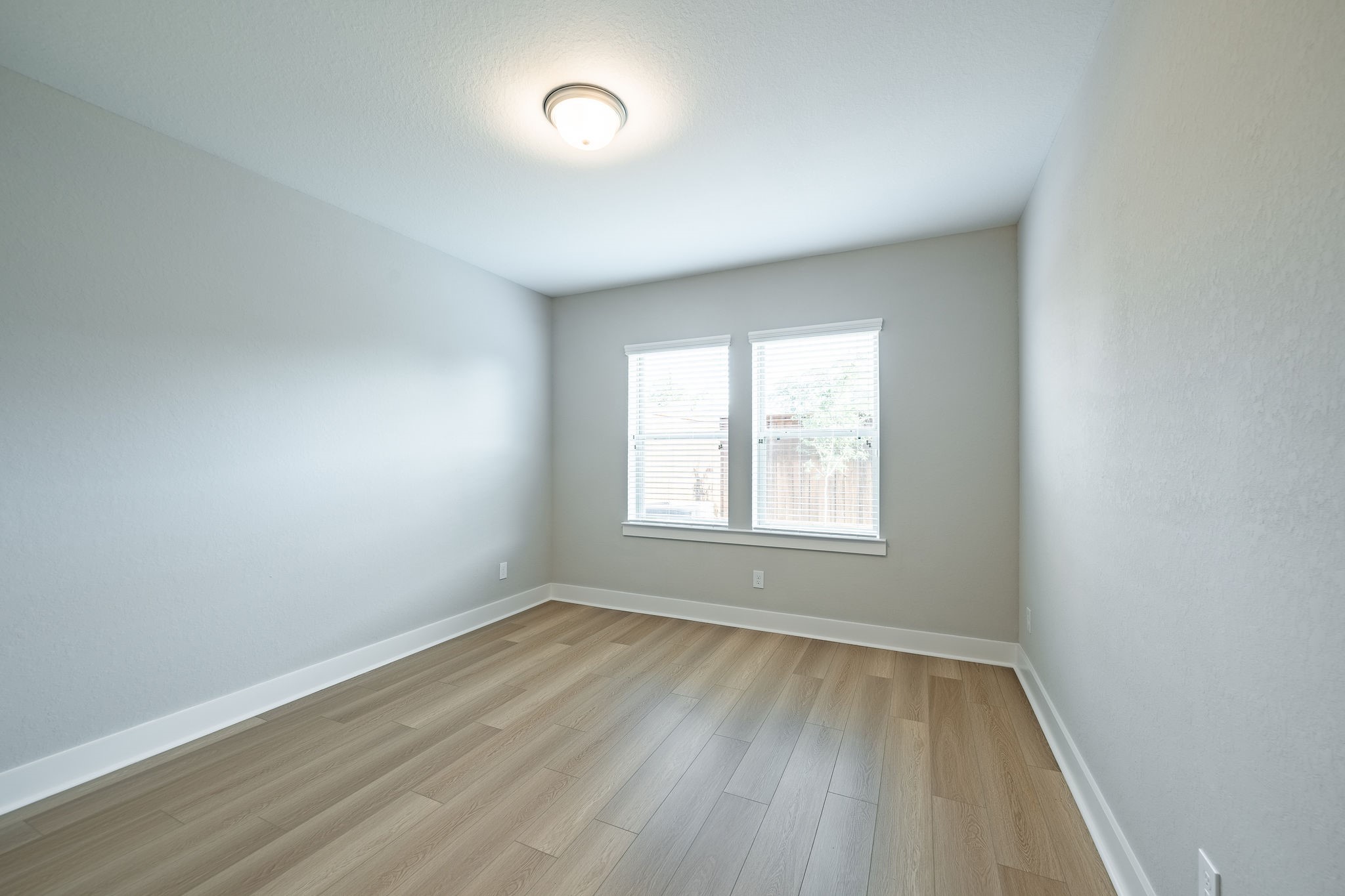 10916 Brambling Wood Drive Property Photo 10
