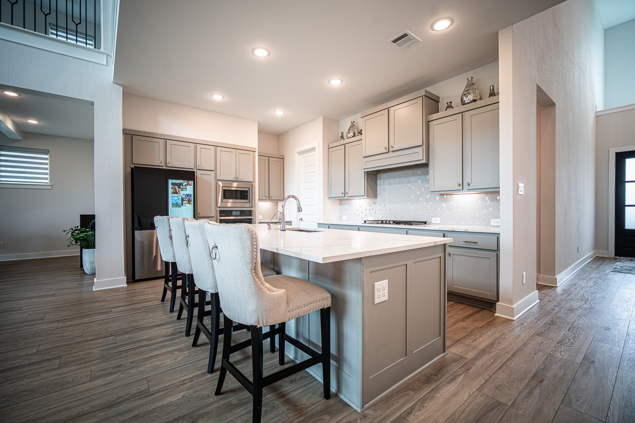 14207 Garibaldi Drive Property Photo 4