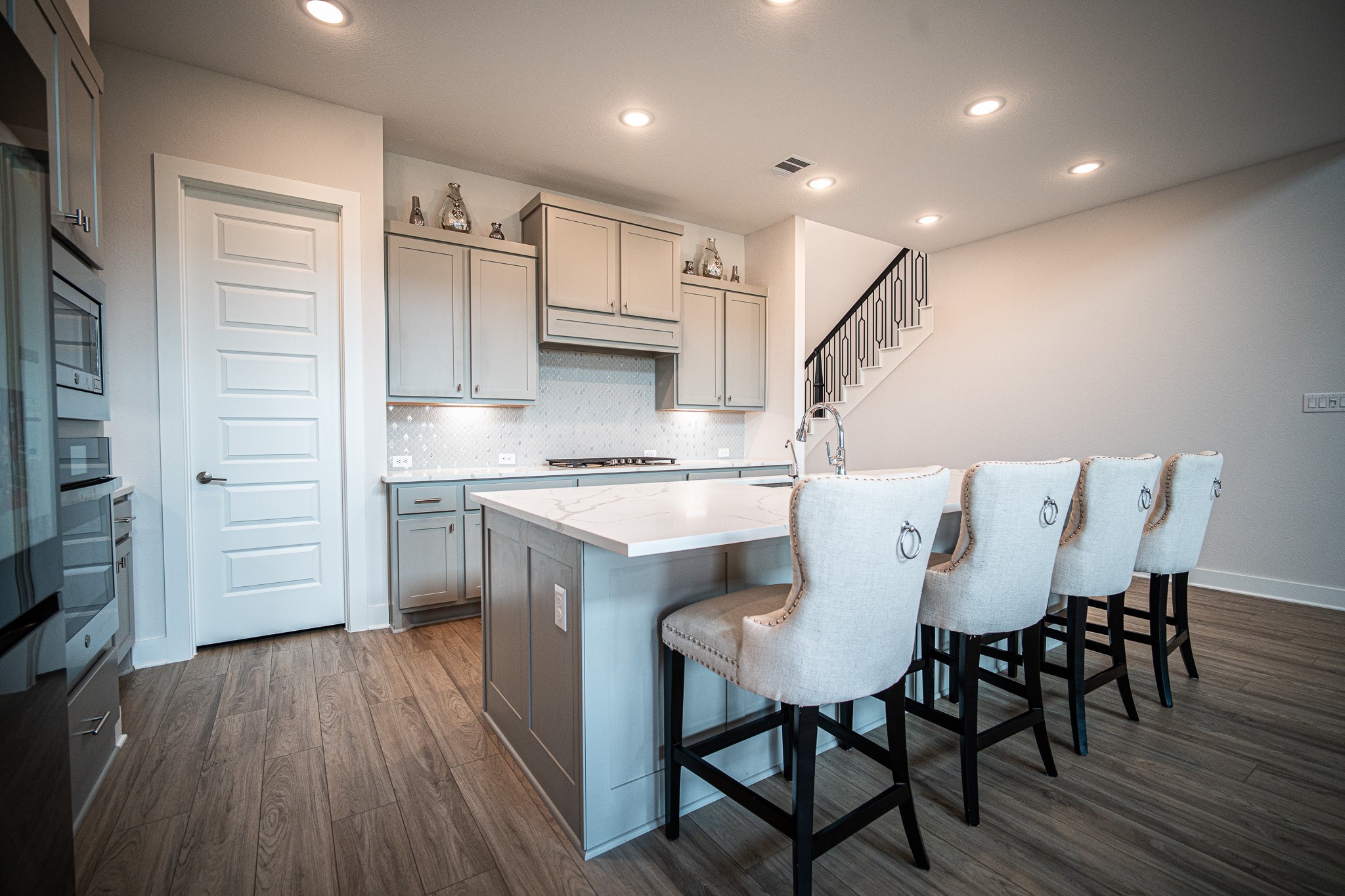 14207 Garibaldi Drive Property Photo 8