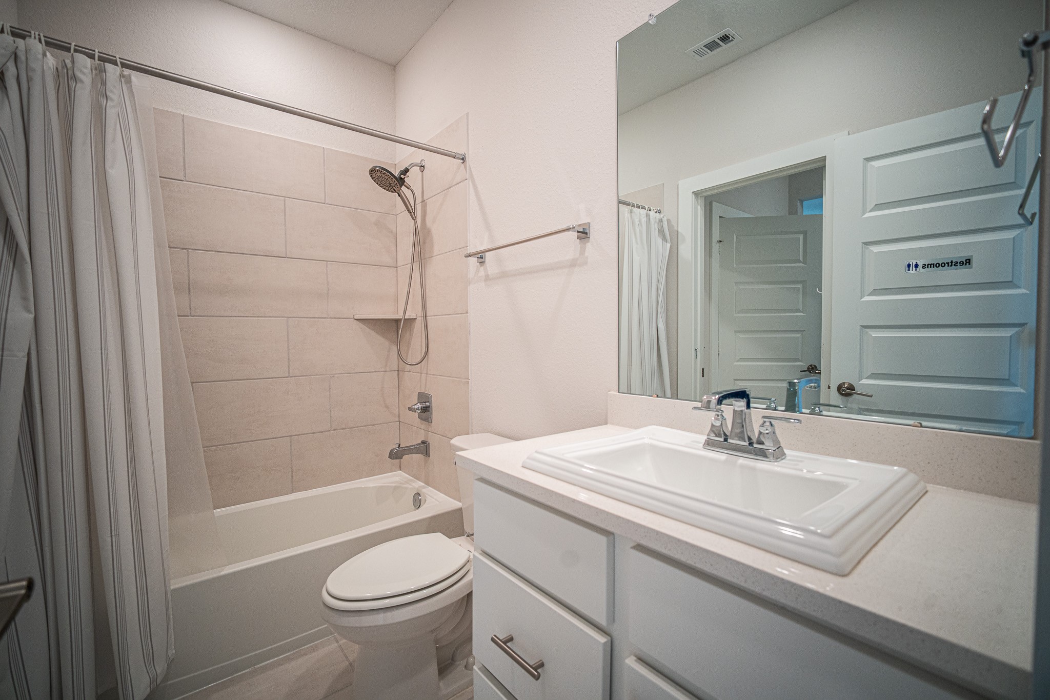 14207 Garibaldi Drive Property Photo 28