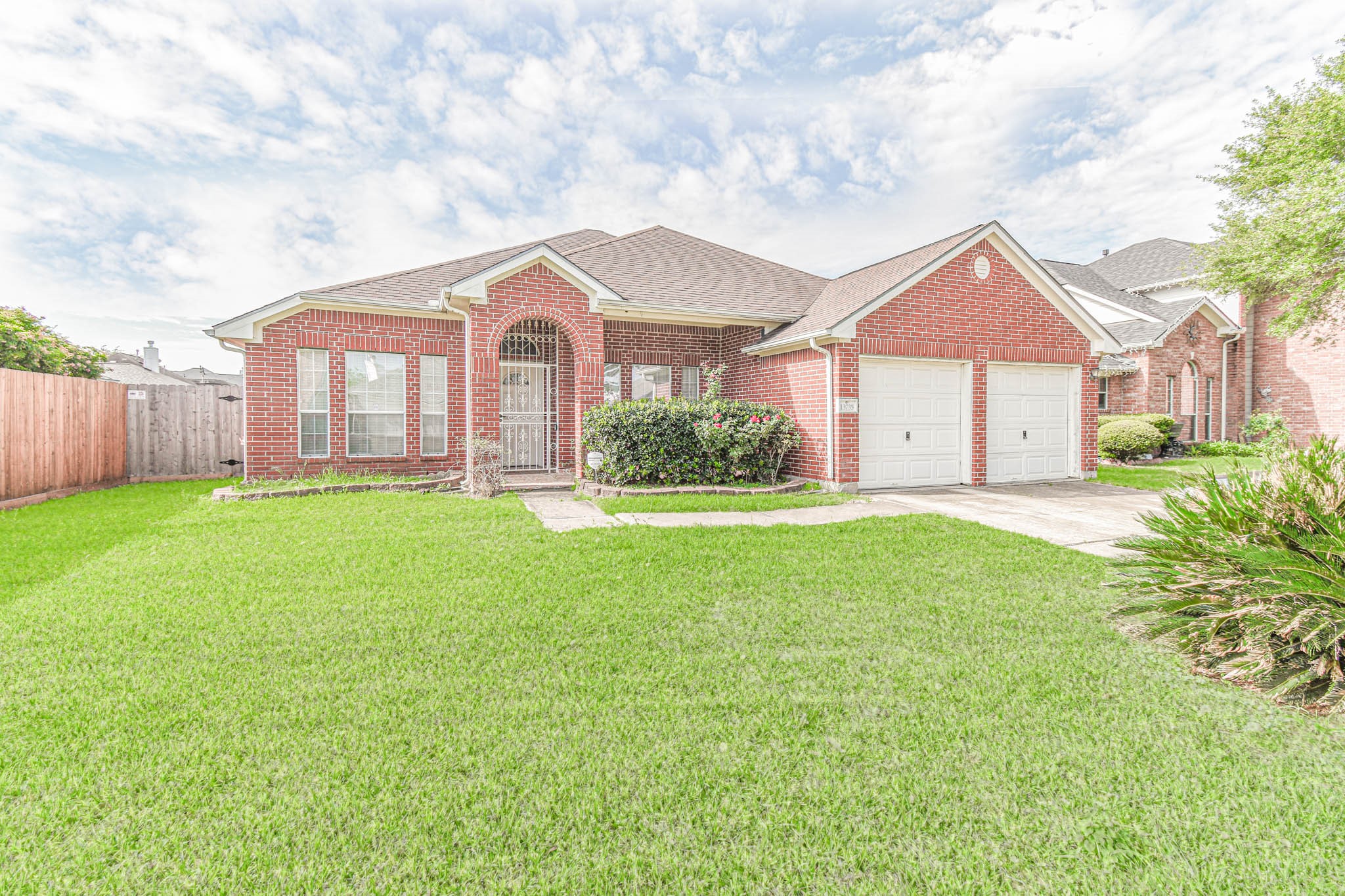 13735 Branford Greens Drive Property Photo 1