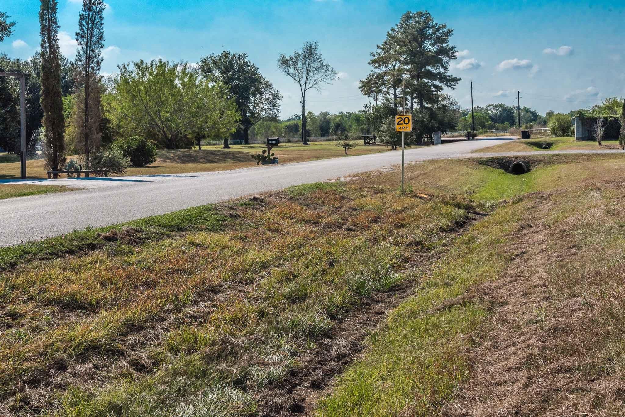 000 W Hidden Lake Lane, Richmond Tx 77406 Property Photo 3