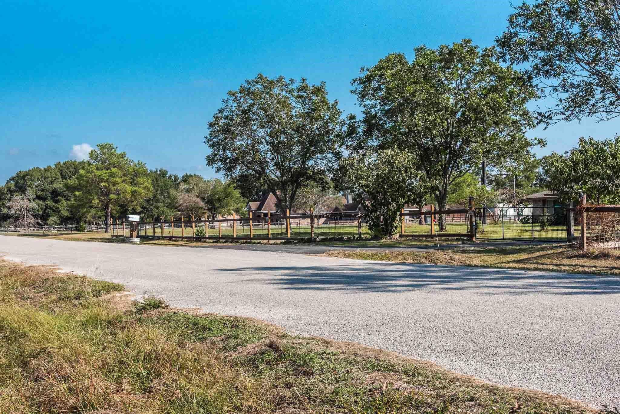 000 W Hidden Lake Lane, Richmond Tx 77406 Property Photo 4