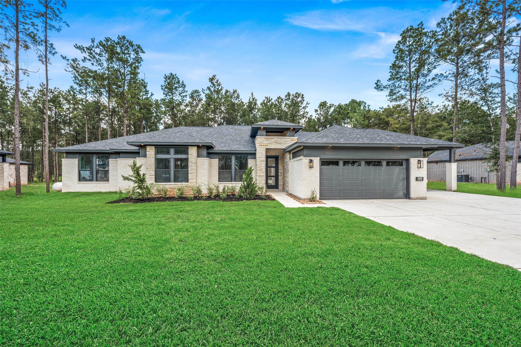 13656 Armstrong Street Property Photo 4