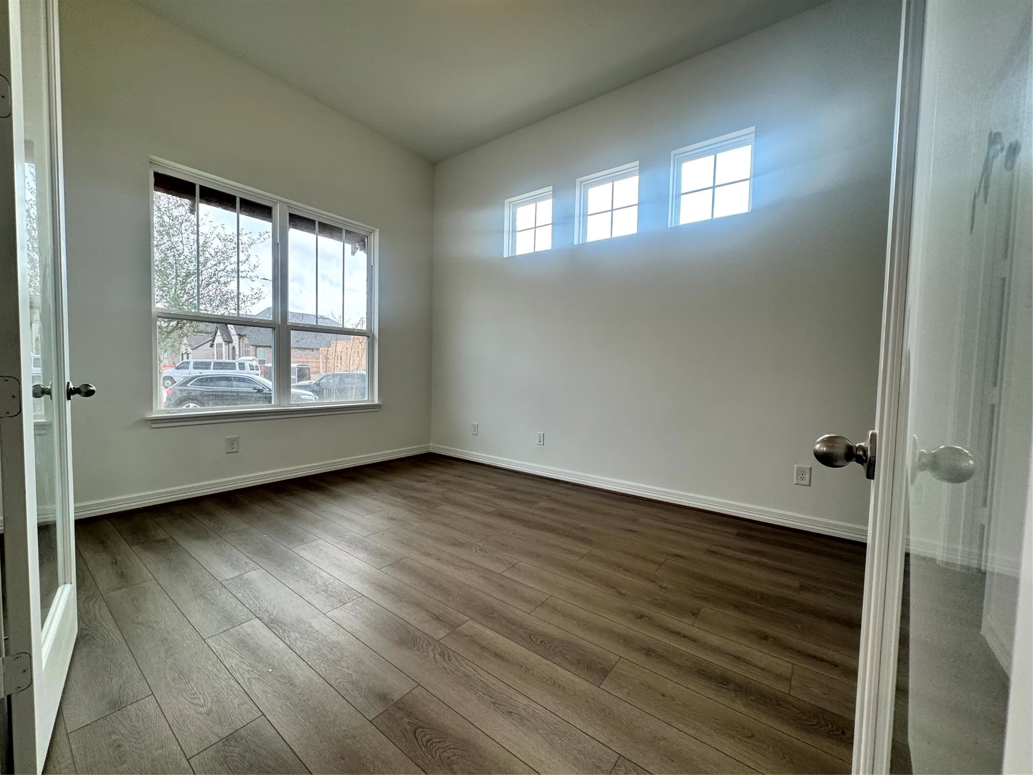 6107 Waterman Lake Lane Property Photo 9