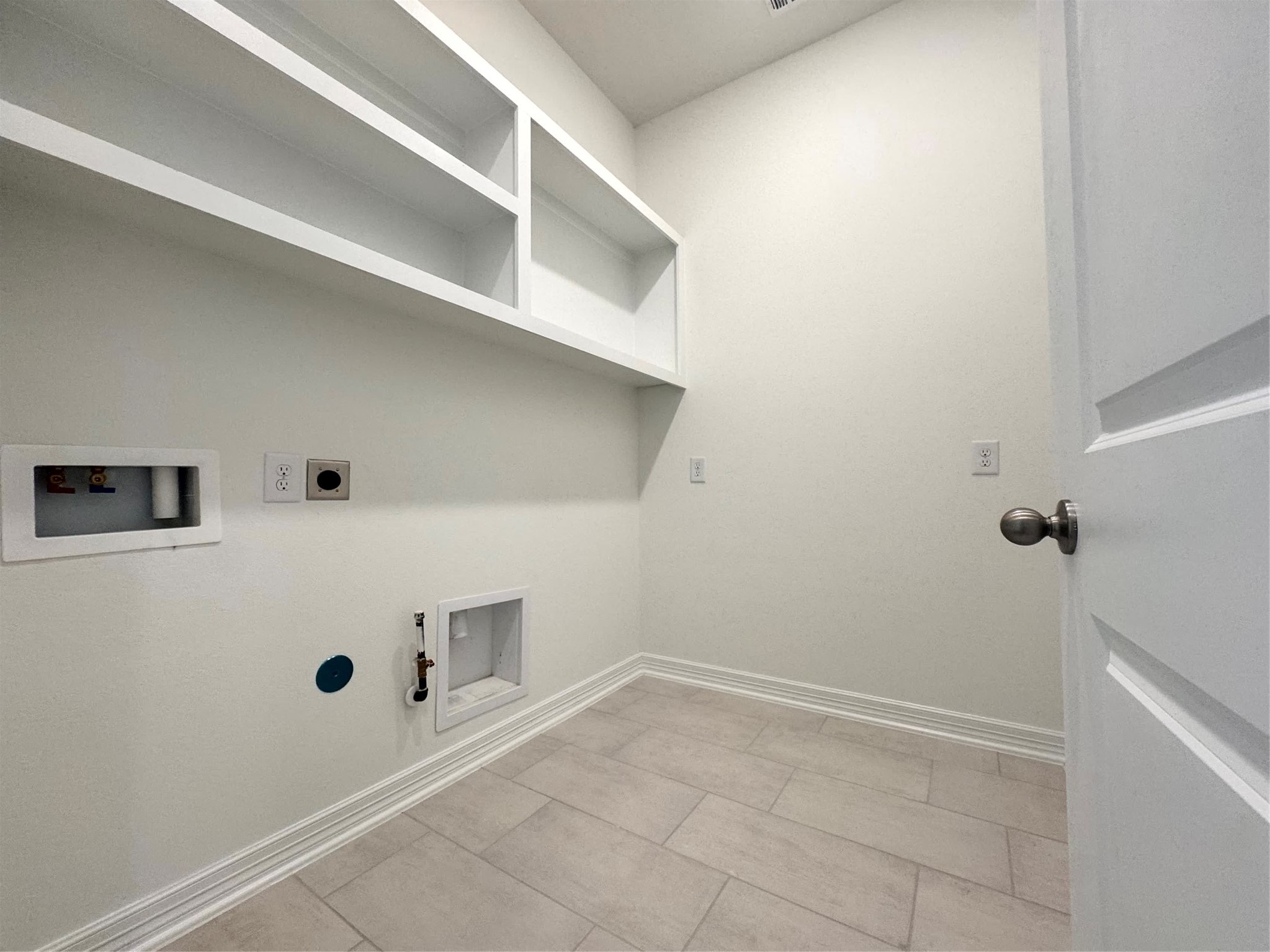 6107 Waterman Lake Lane Property Photo 17