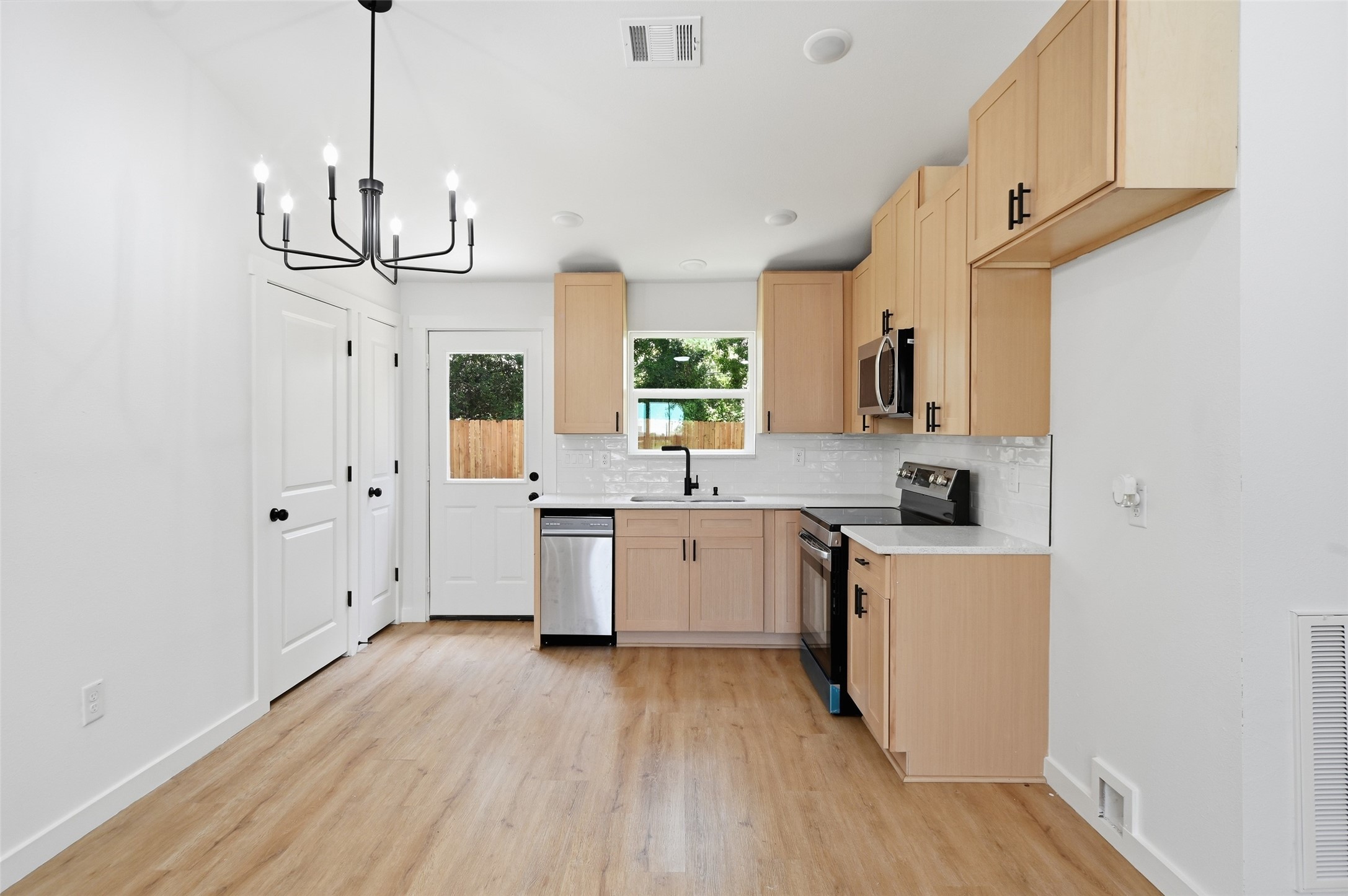 6707 New York Street Property Photo 11