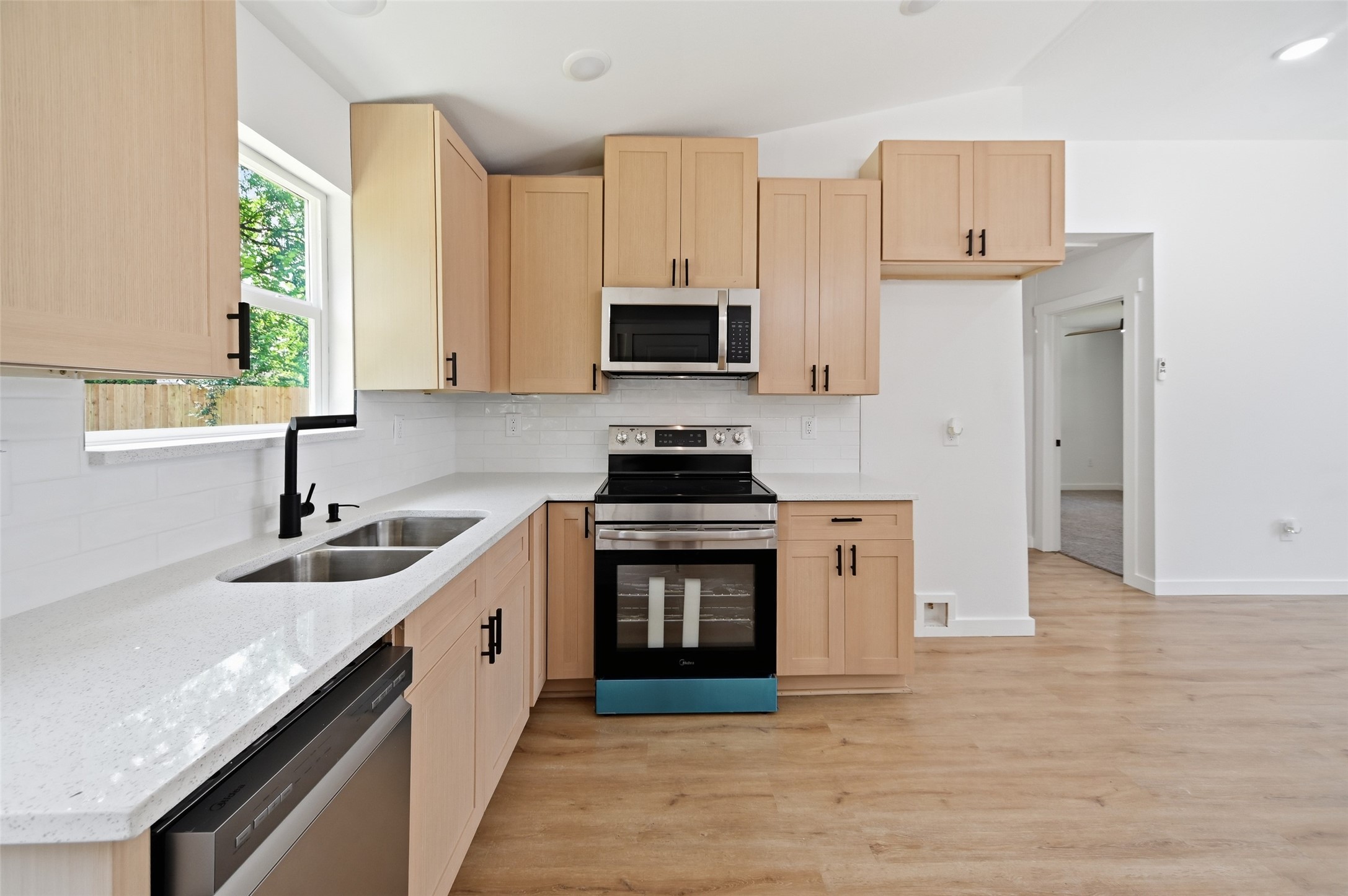 6707 New York Street Property Photo 14