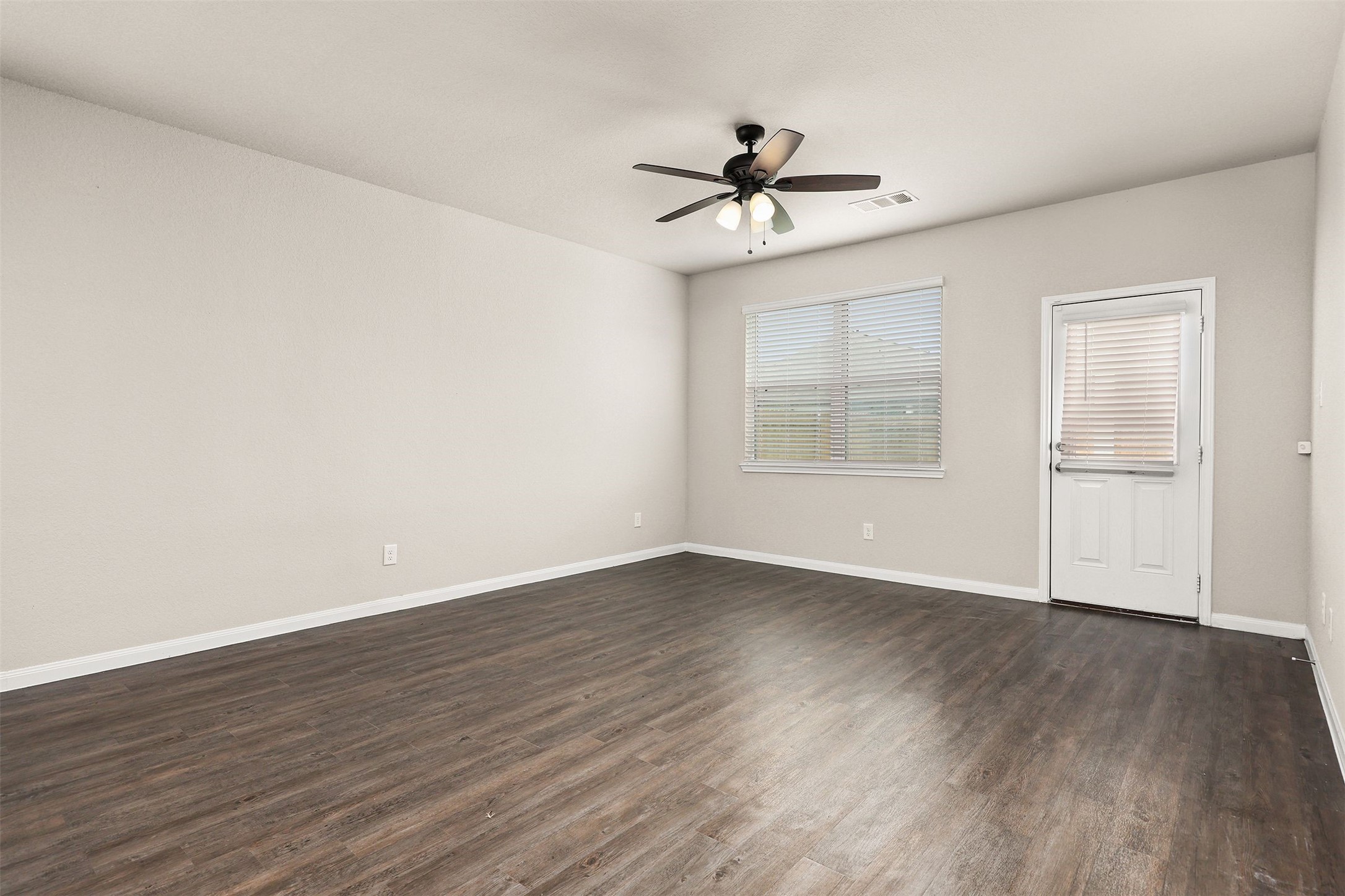3591 Cannon Drive Property Photo 6