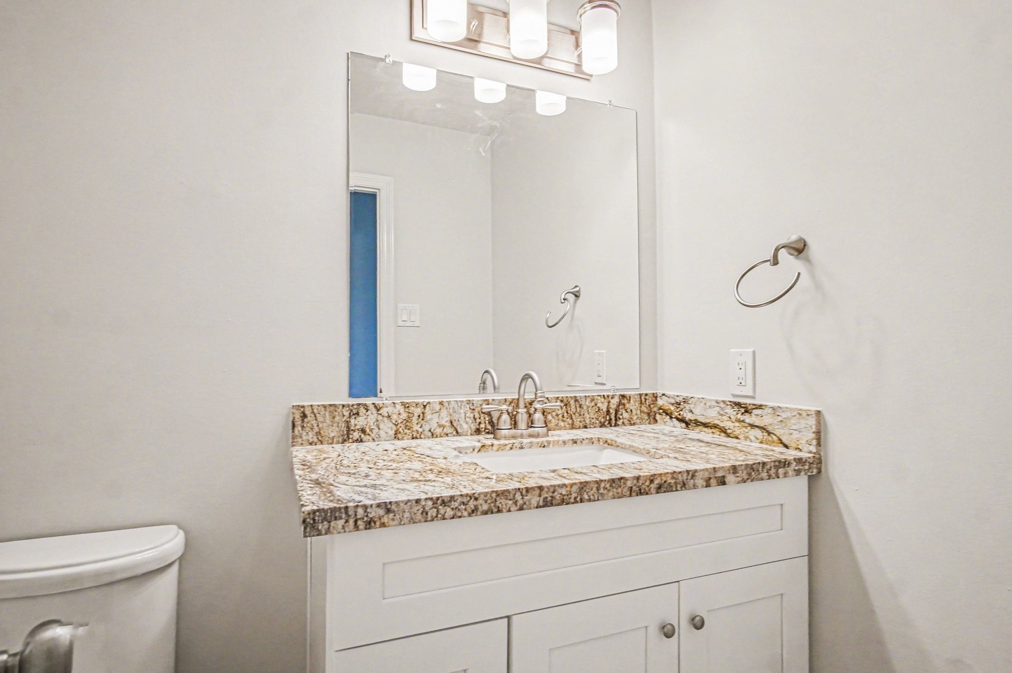 1207 Seabury Court Property Photo 28