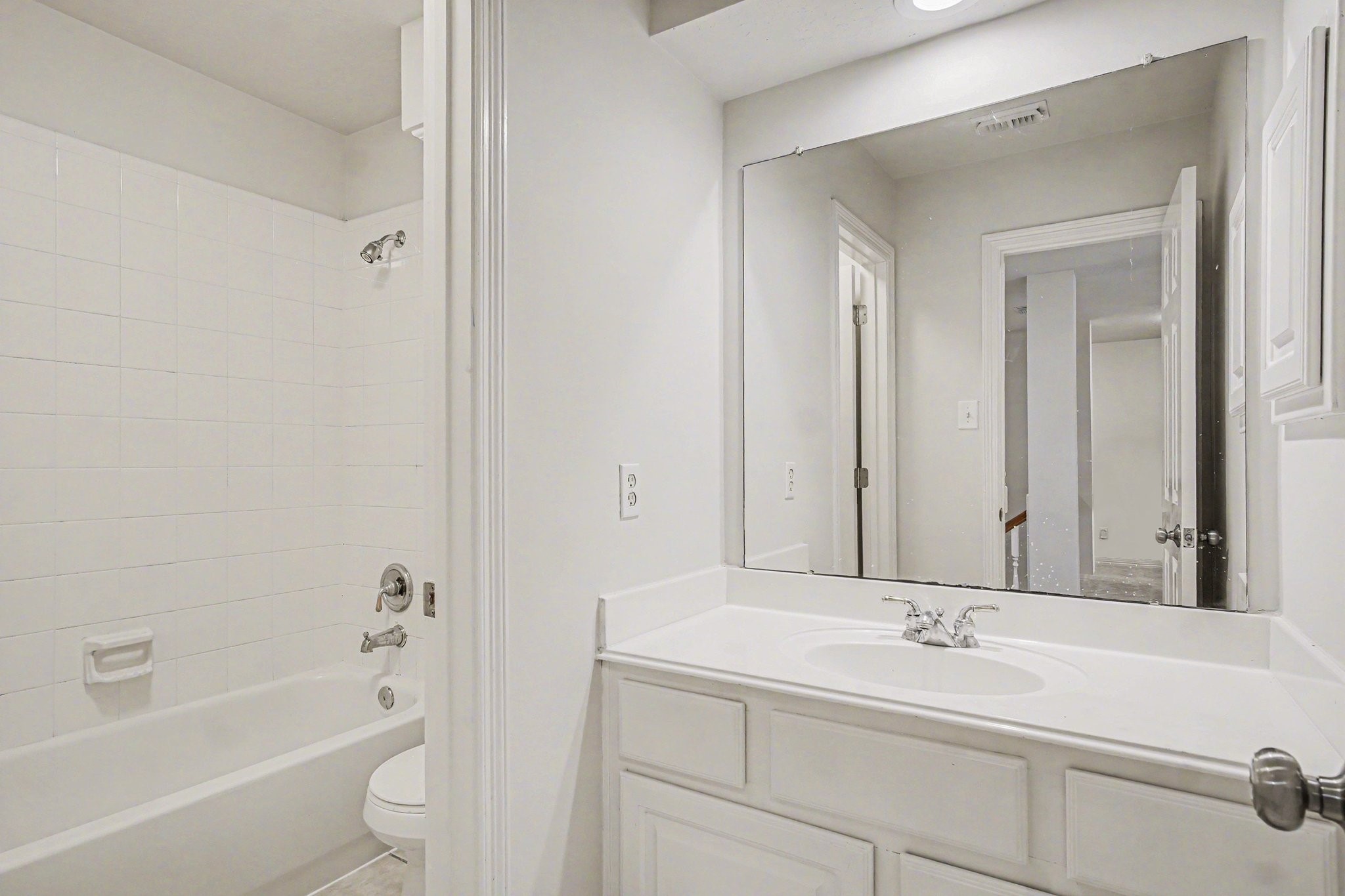 1207 Seabury Court Property Photo 33