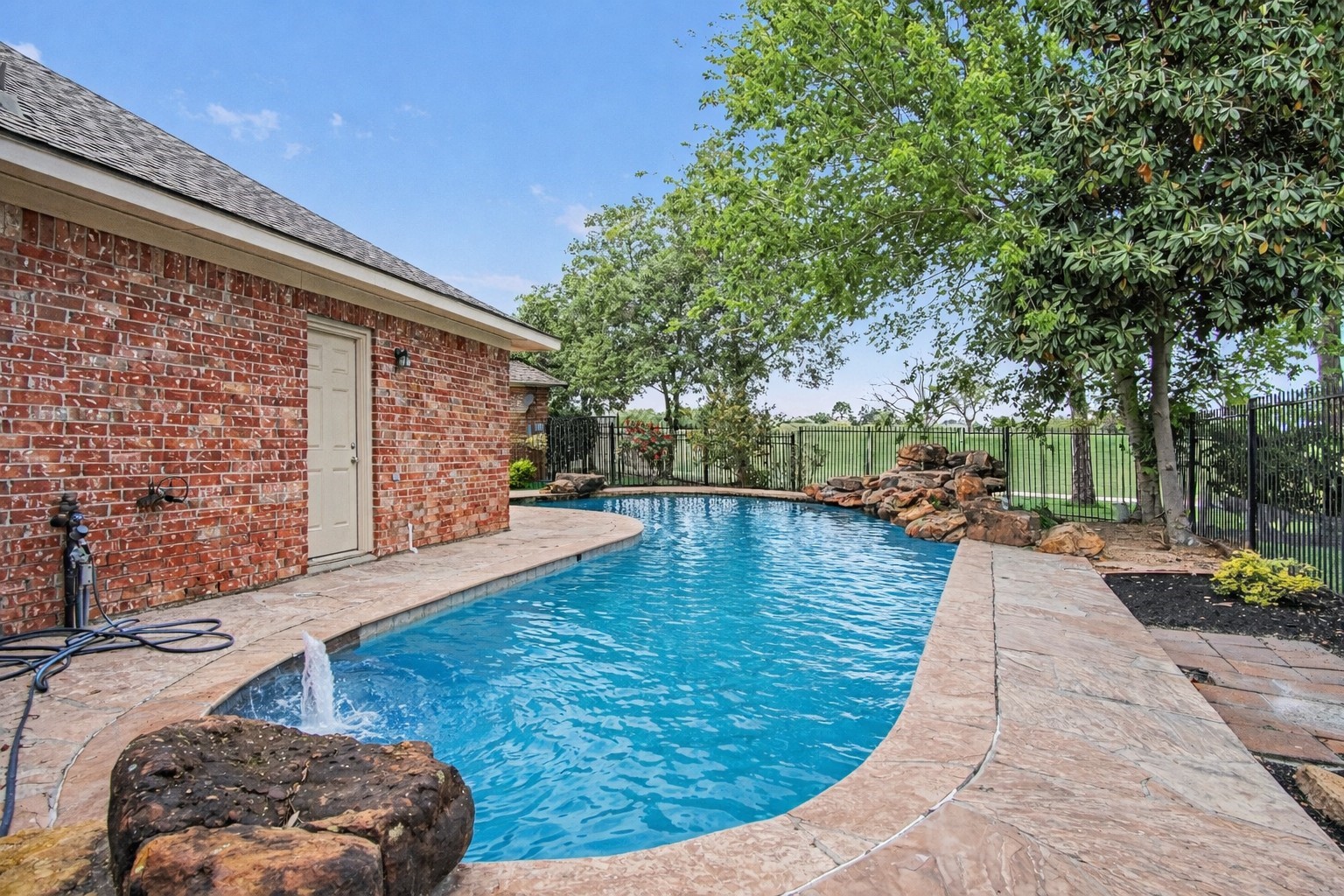 1207 Seabury Court Property Photo 37