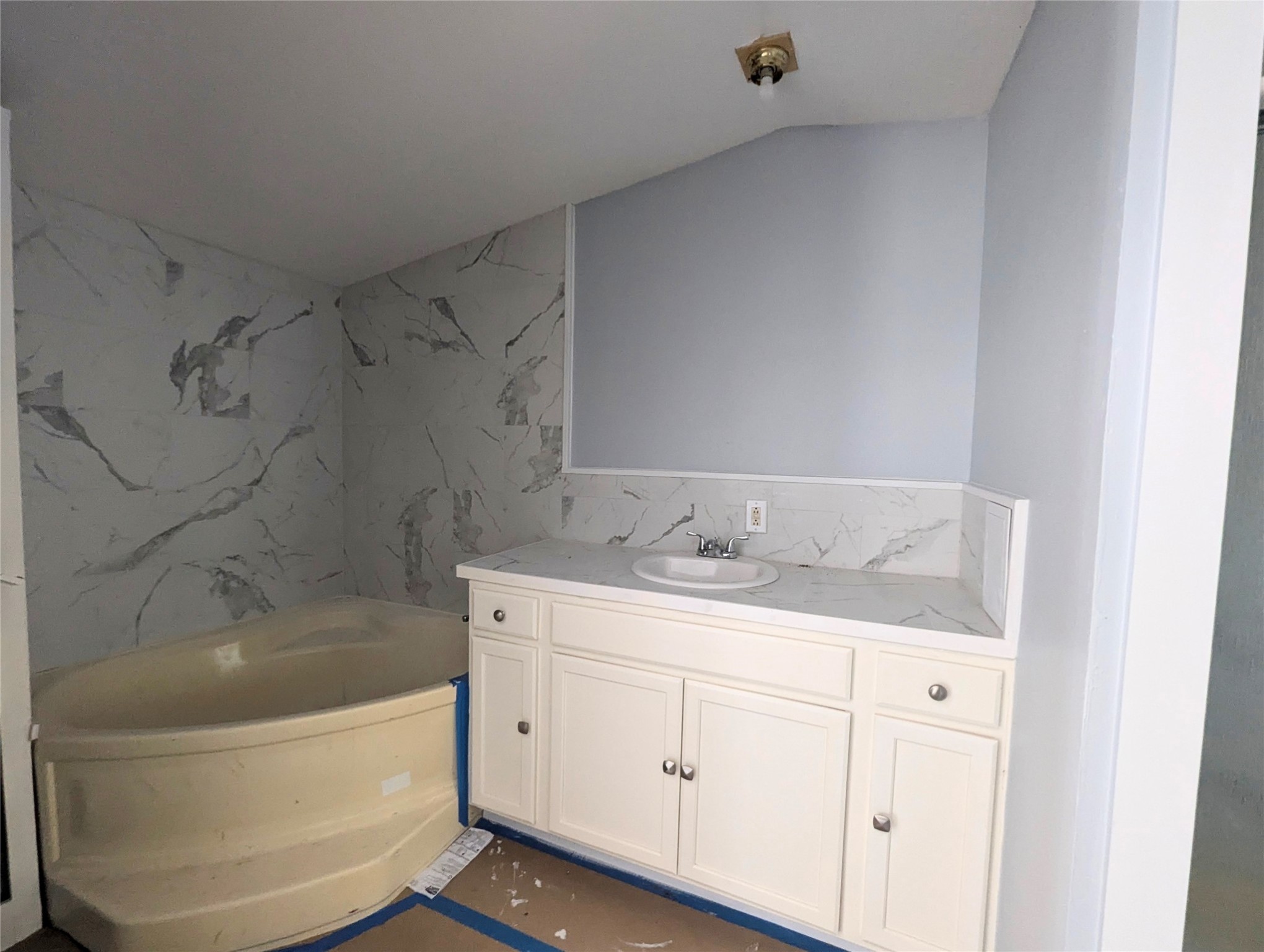 205 Curry Street Property Photo 7