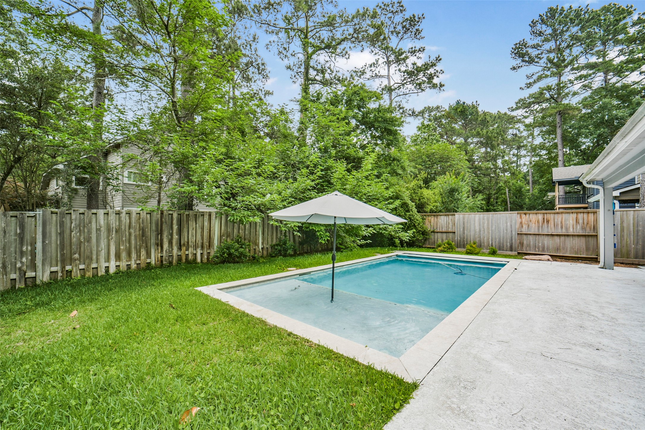 22 E New Avery Place Property Photo 19