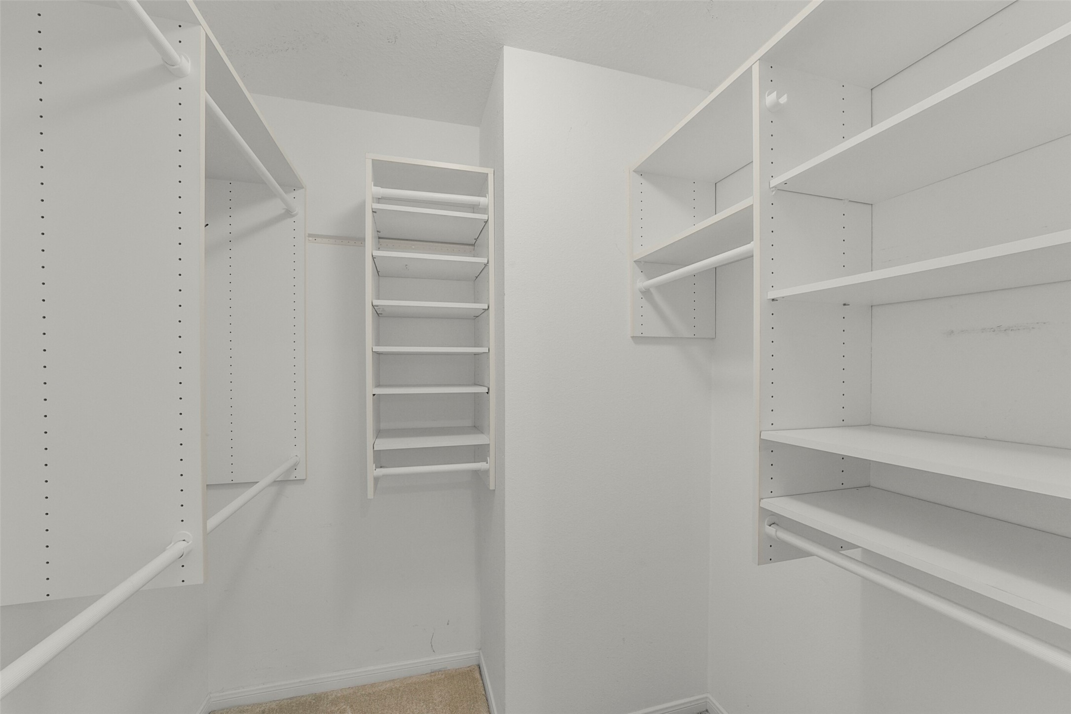 22 E New Avery Place Property Photo 34