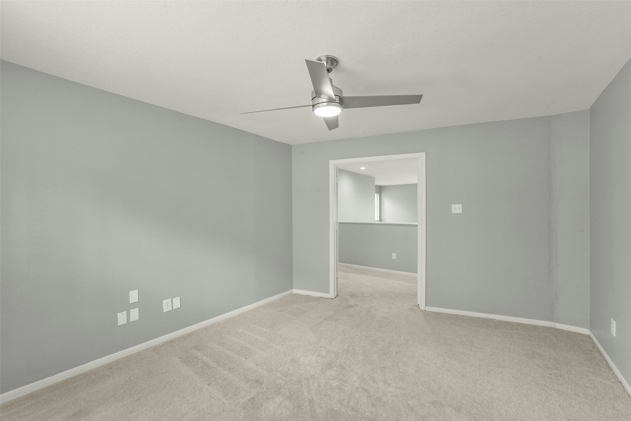 22 E New Avery Place Property Photo 36