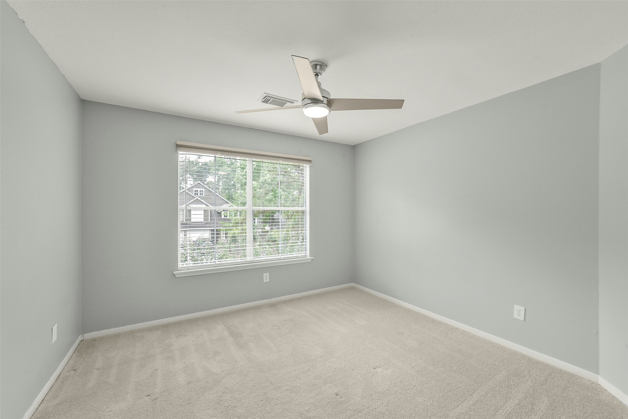 22 E New Avery Place Property Photo 42