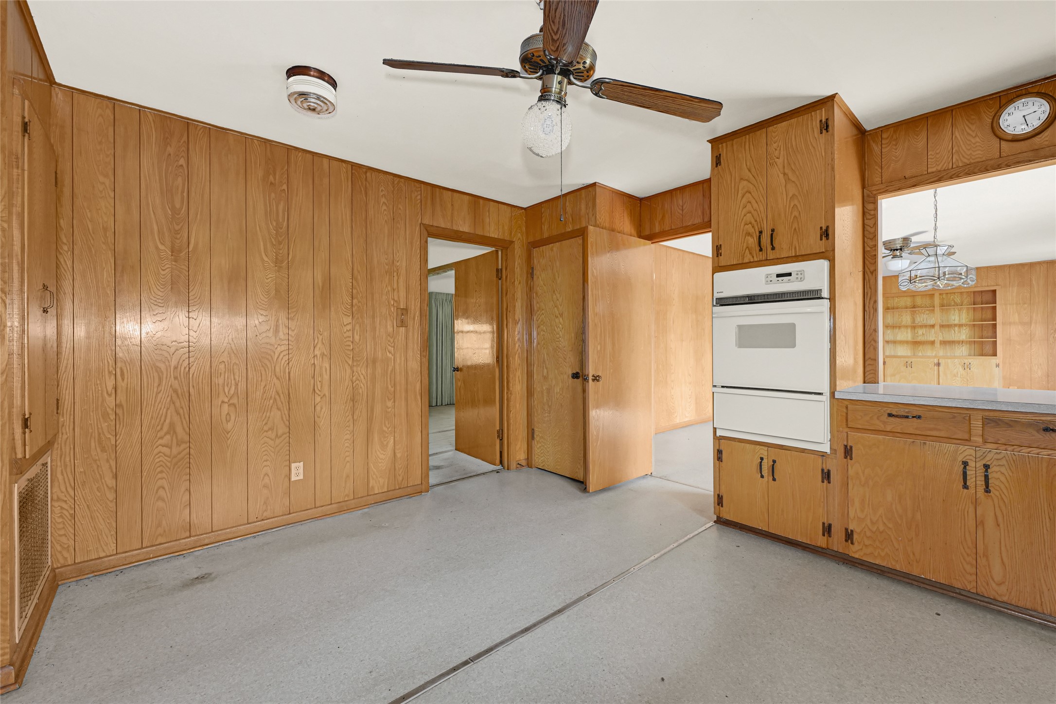 1111 Edgewood Drive Property Photo 12