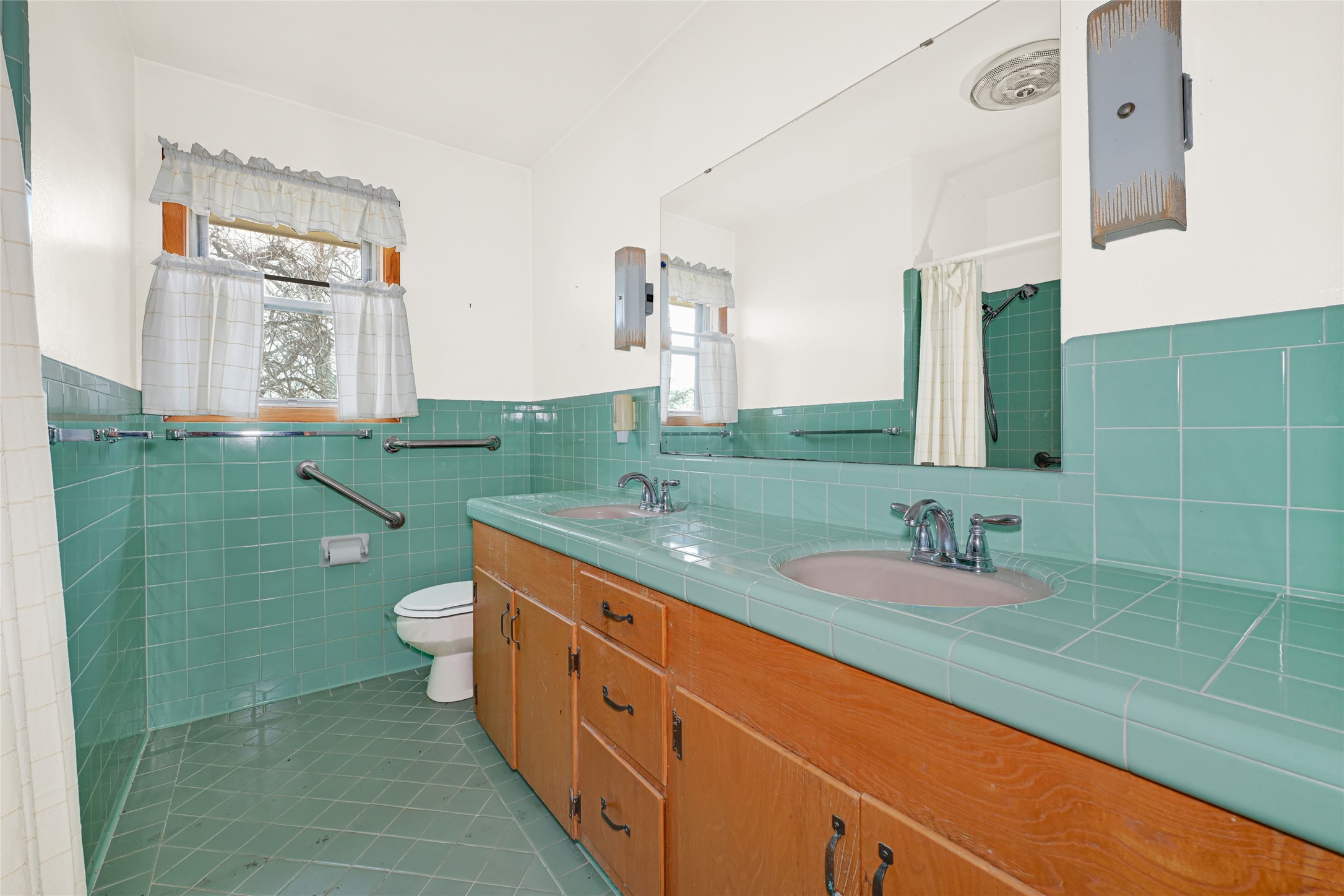 1111 Edgewood Drive Property Photo 16