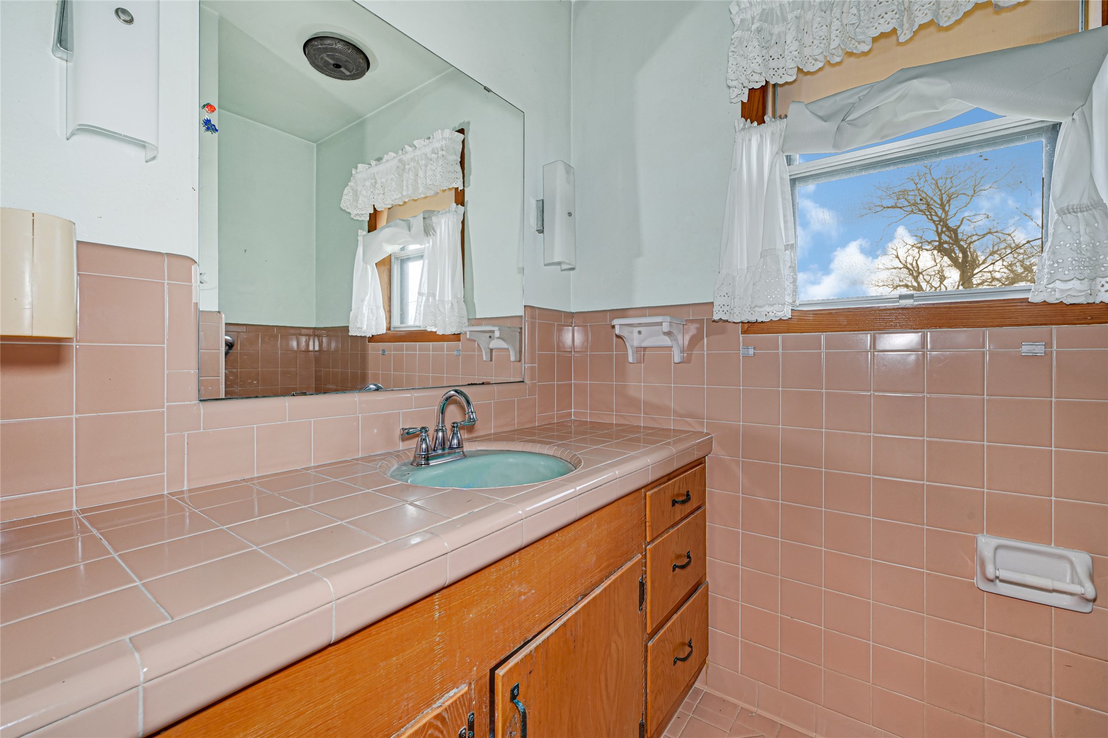 1111 Edgewood Drive Property Photo 21