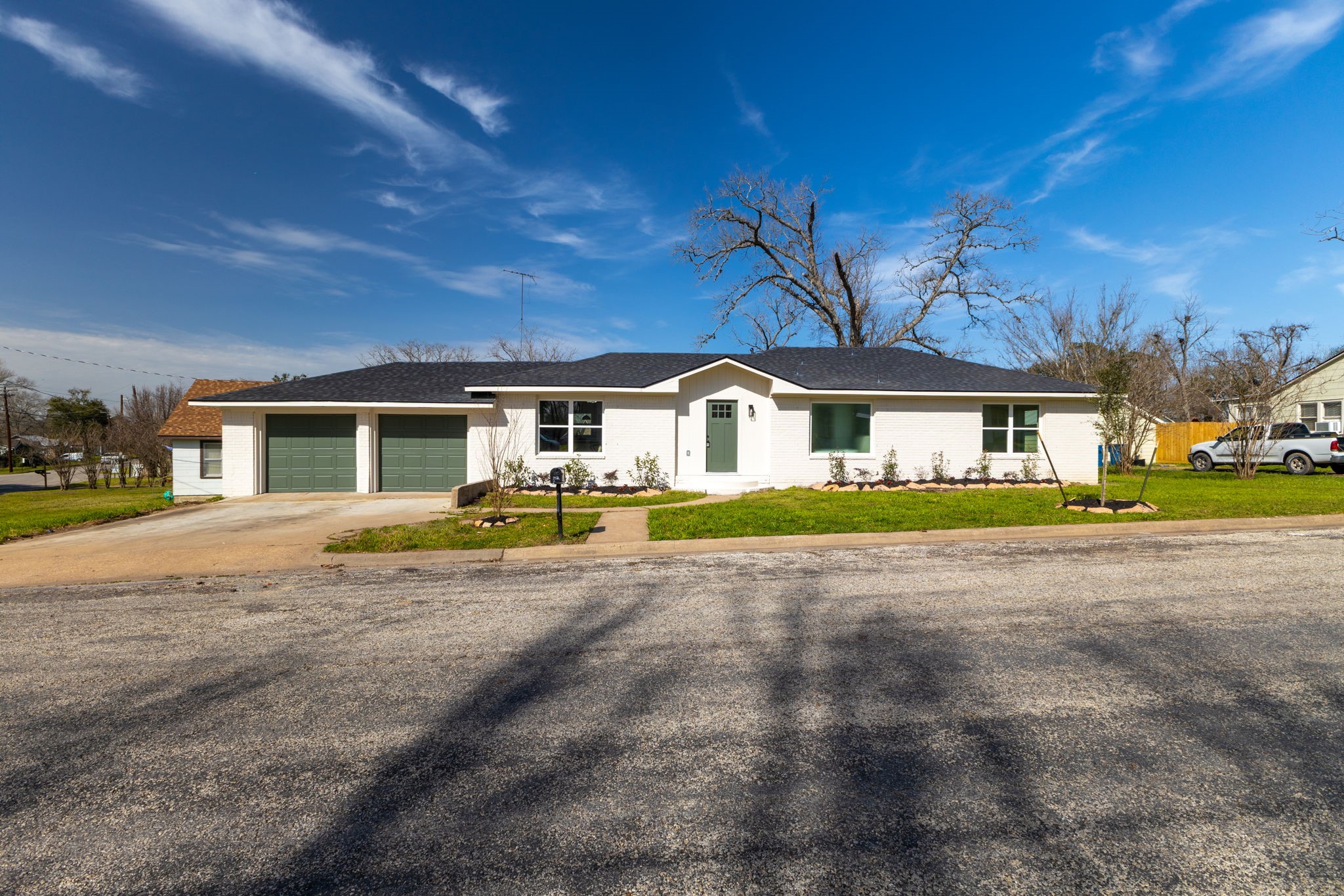 712 E Kuehn Street Property Photo