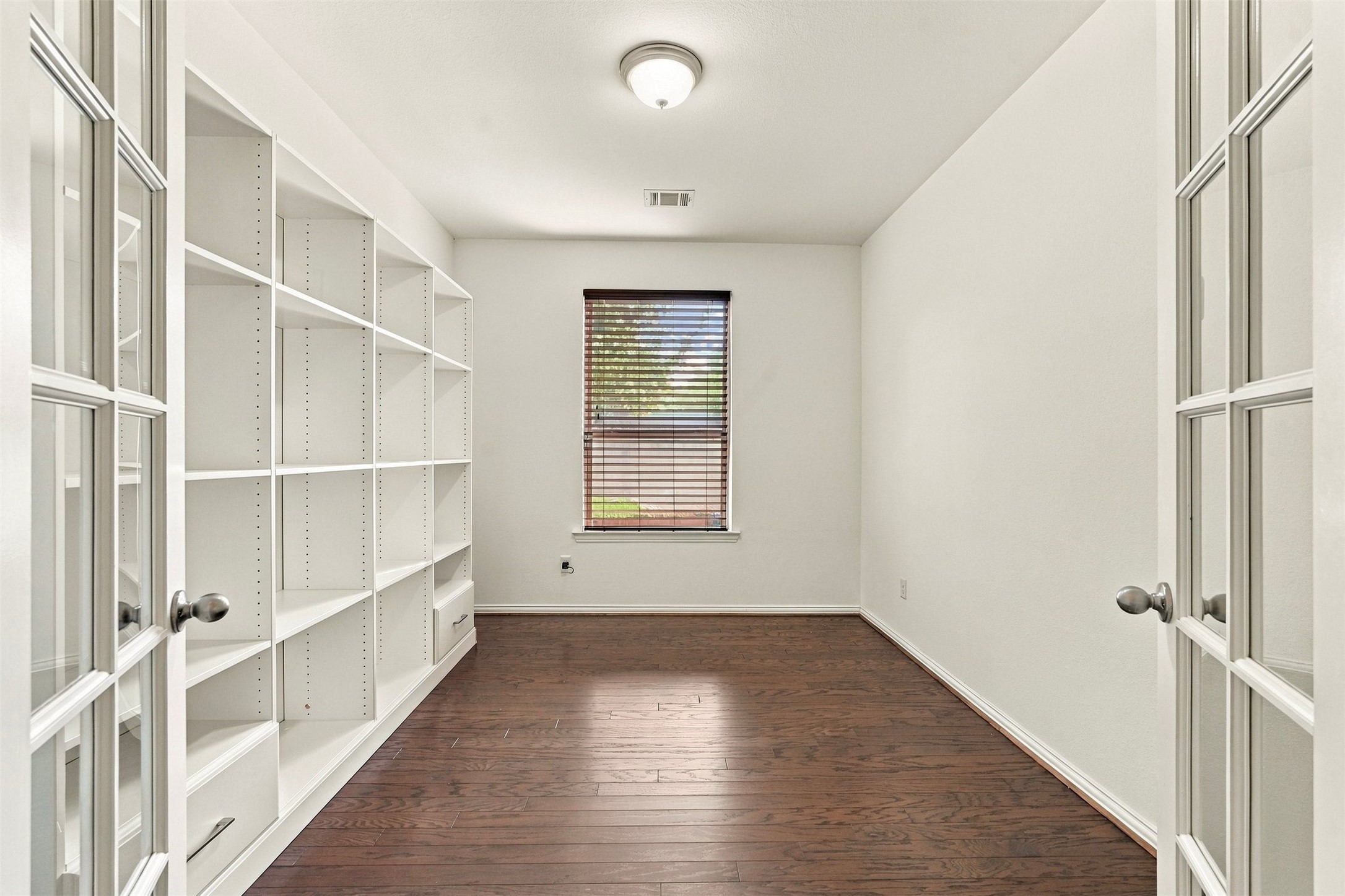 10930 Kennowy Court Property Photo 4