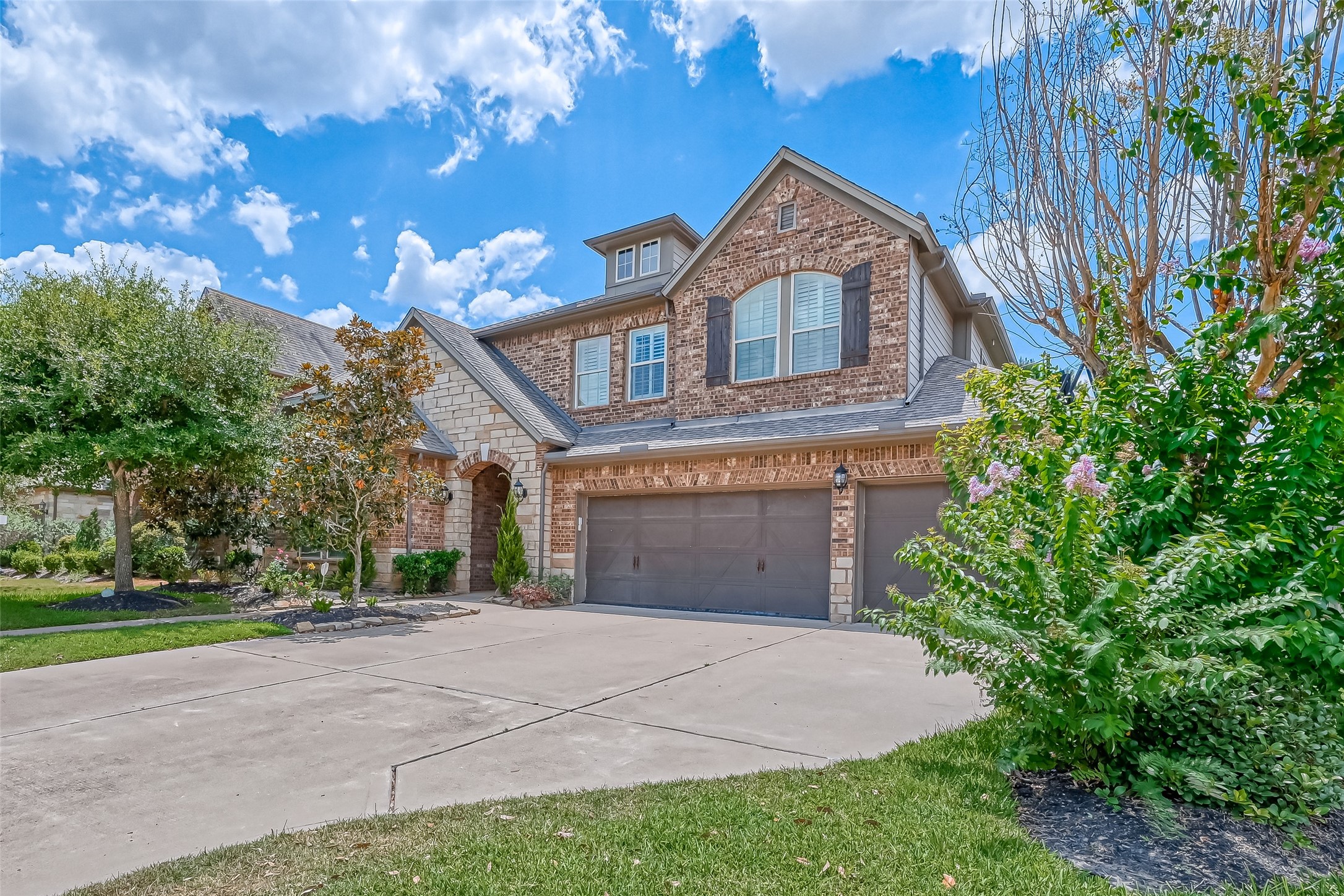 10323 Hatcher Drive Property Photo 3