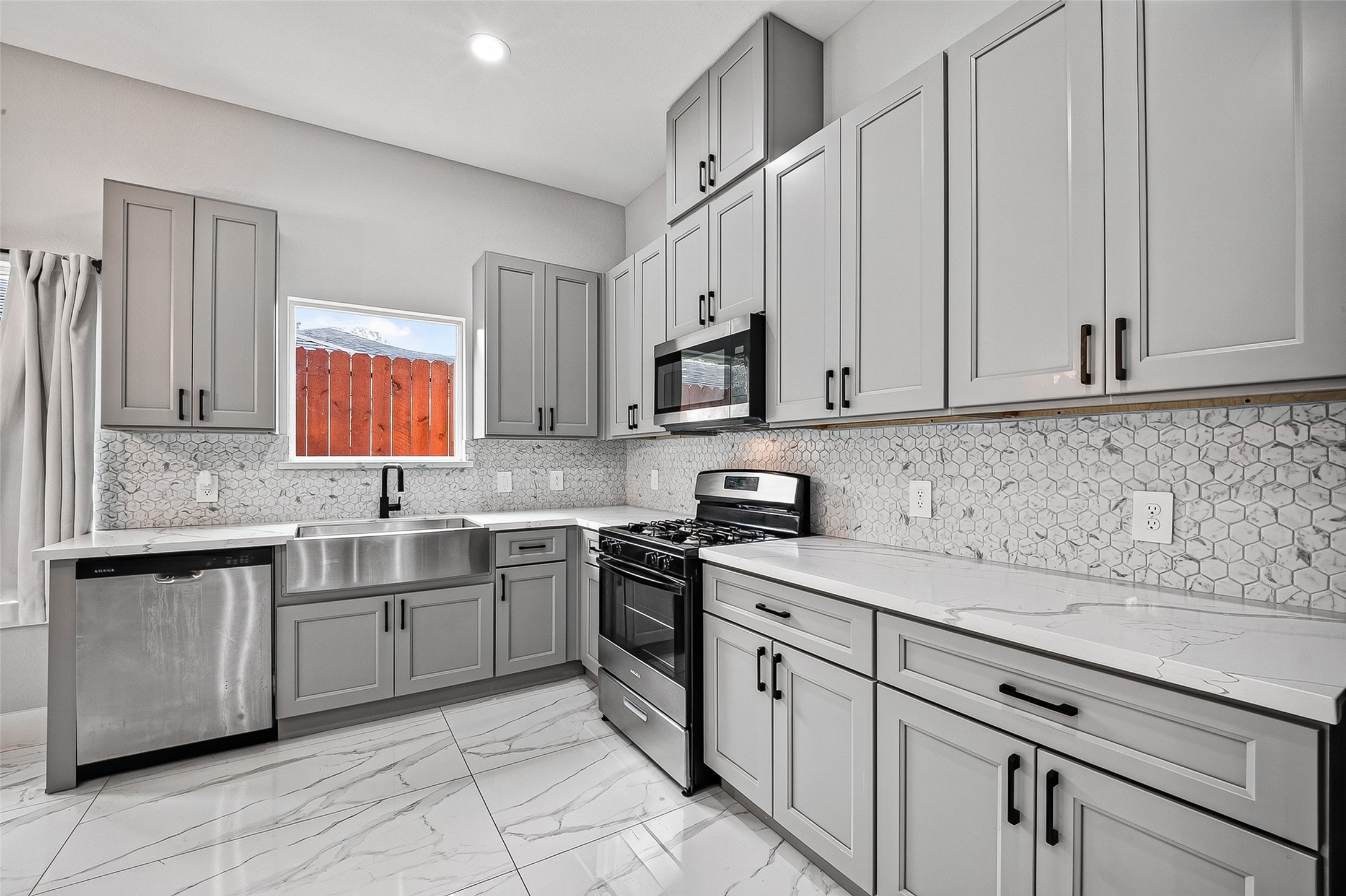 5027 Dickens Road B Property Photo 15
