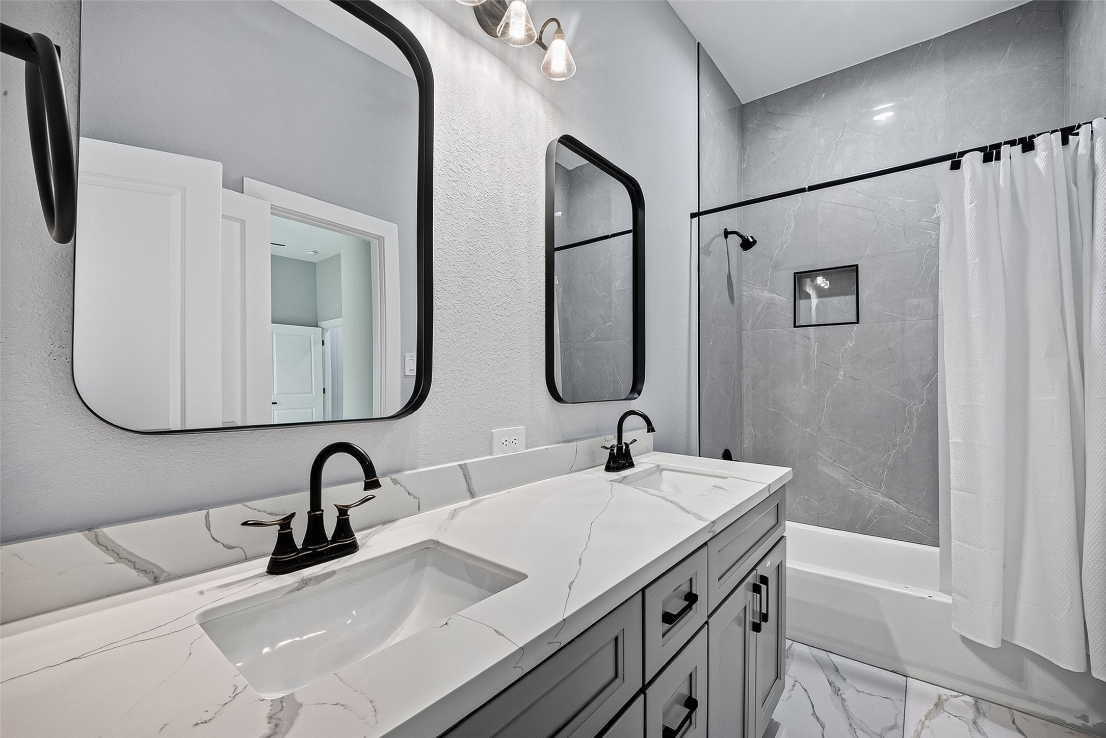 5027 Dickens Road B Property Photo 19