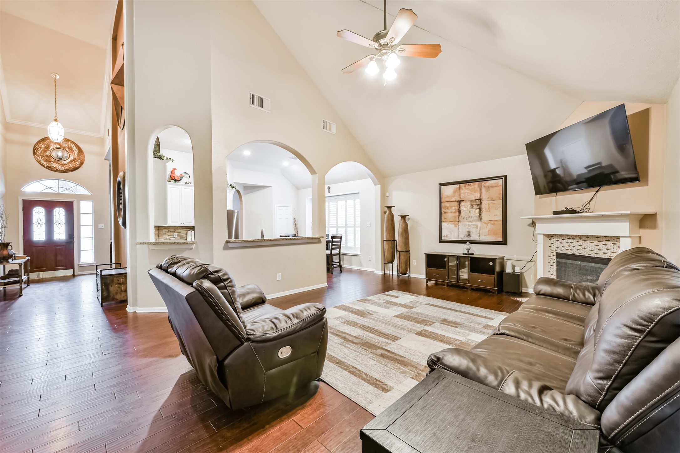 1122 Sussex Trail Property Photo 3